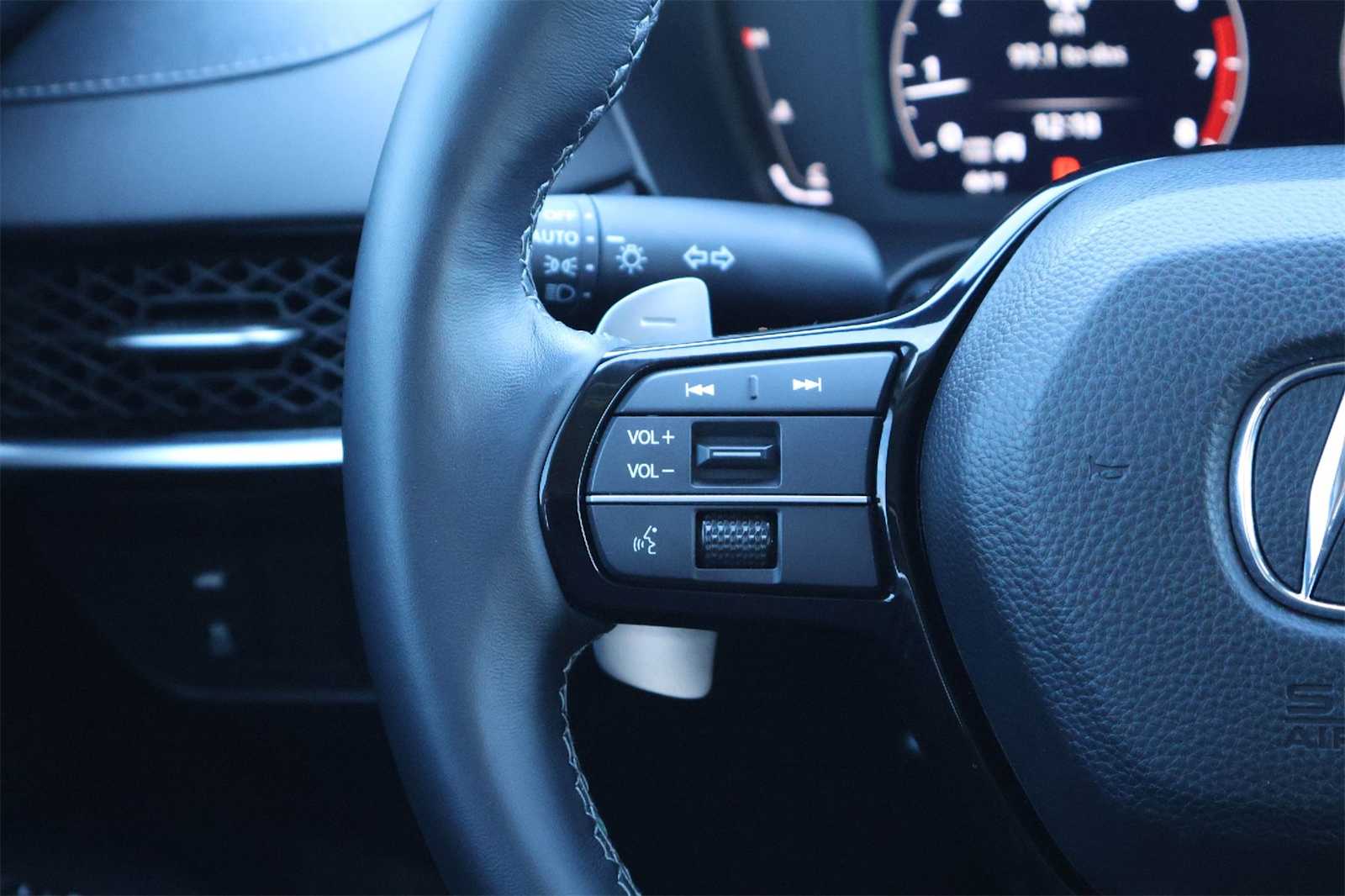 Thumbnail: 2025 Acura ADX - 22