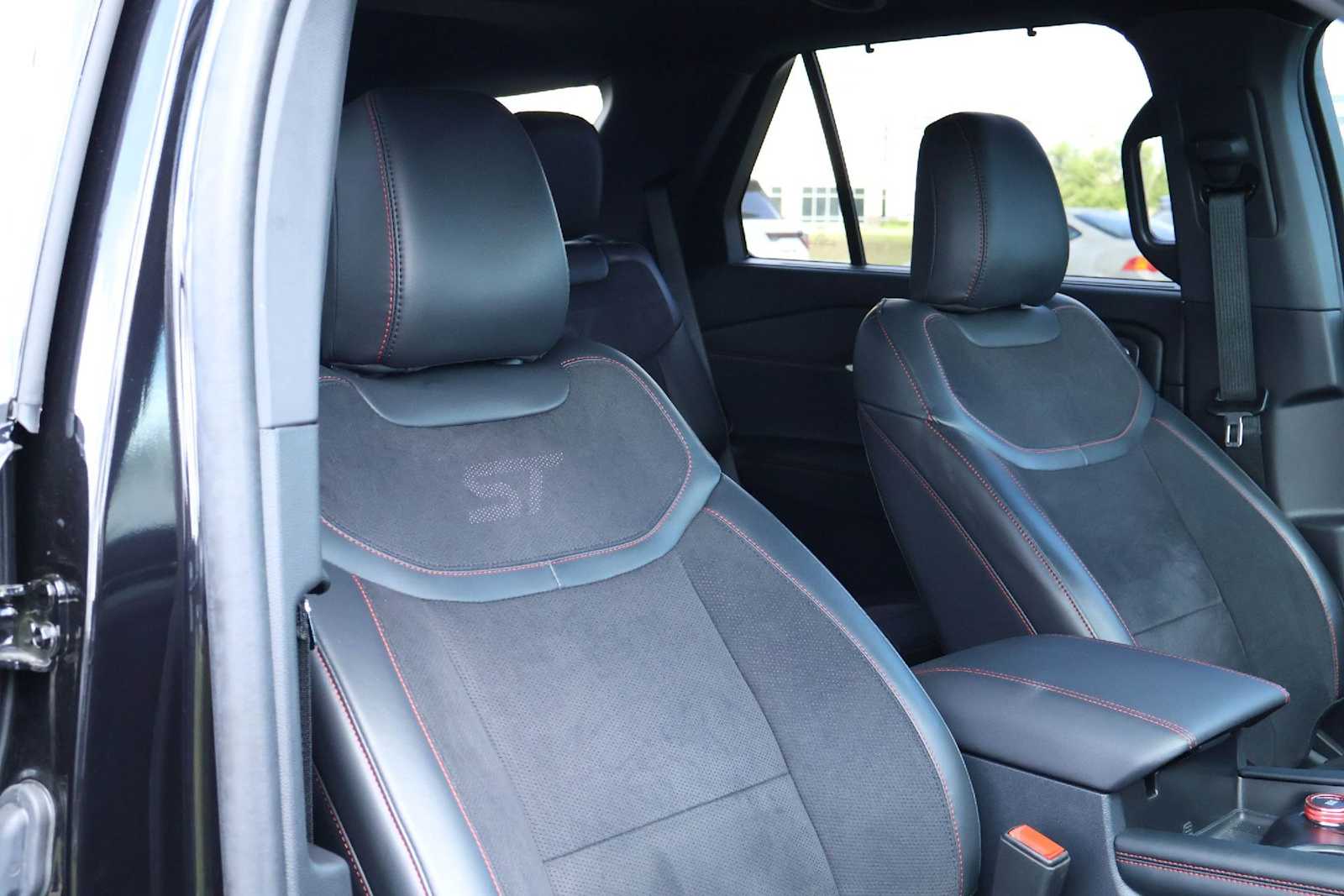 Thumbnail: 2025 Ford Explorer - 14