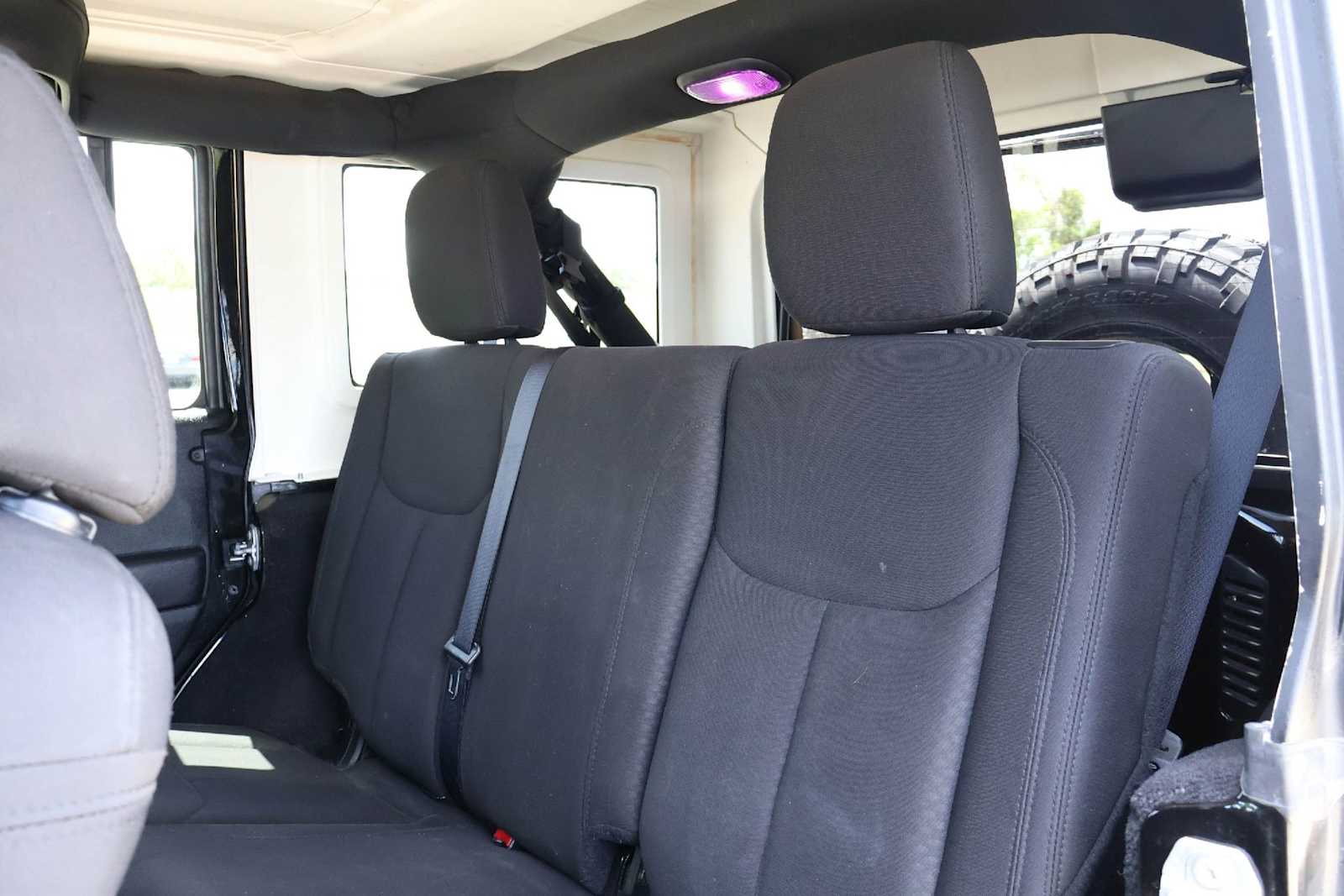 Thumbnail: 2016 Jeep Wrangler - 13