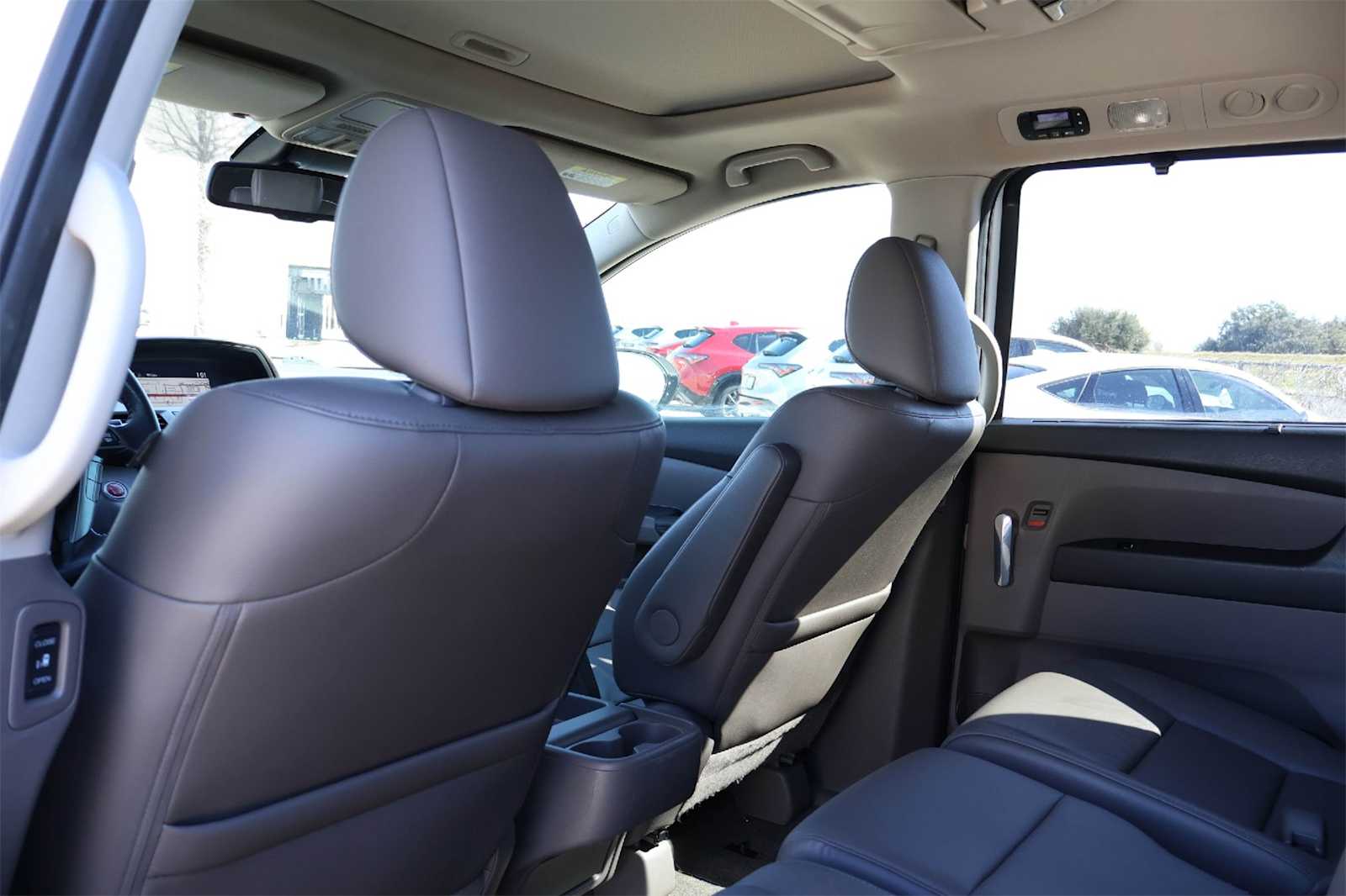 Thumbnail: 2016 Honda Odyssey - 12