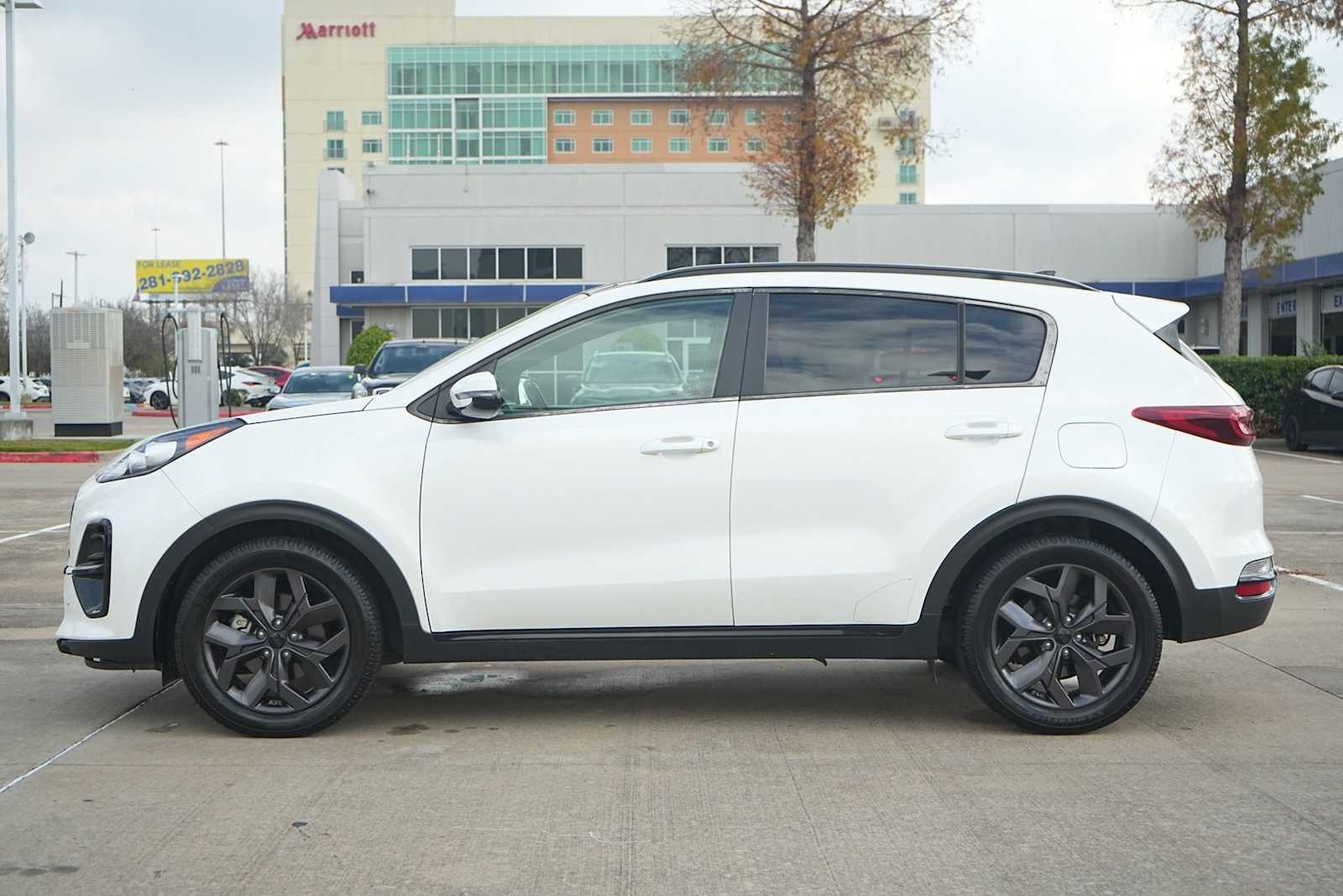 Thumbnail: 2021 Kia Sportage - 3