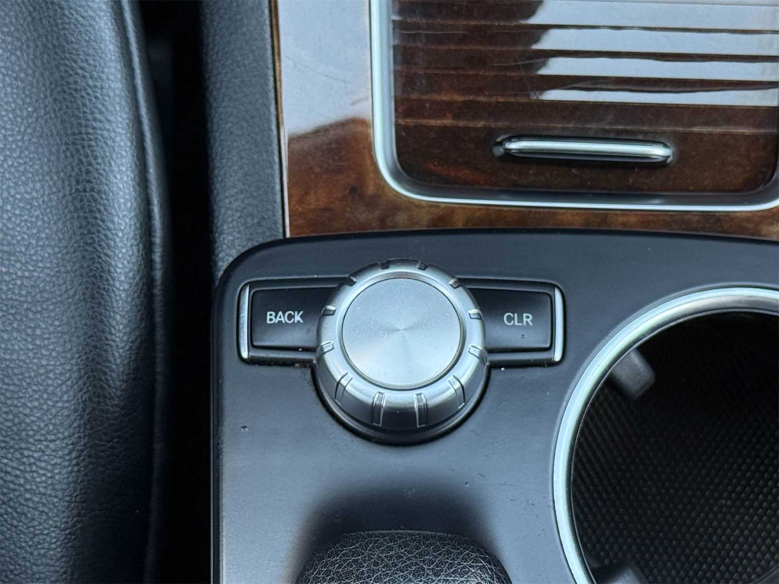 Thumbnail: 2014 Mercedes-Benz GLK - 25