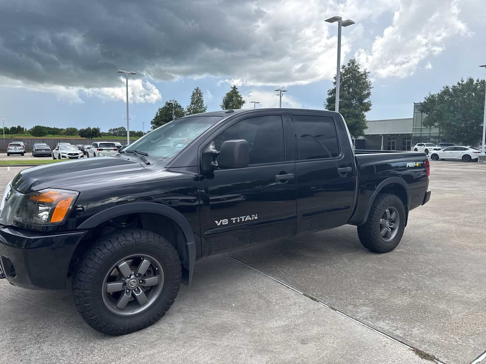 Thumbnail: 2014 Nissan Titan - 1