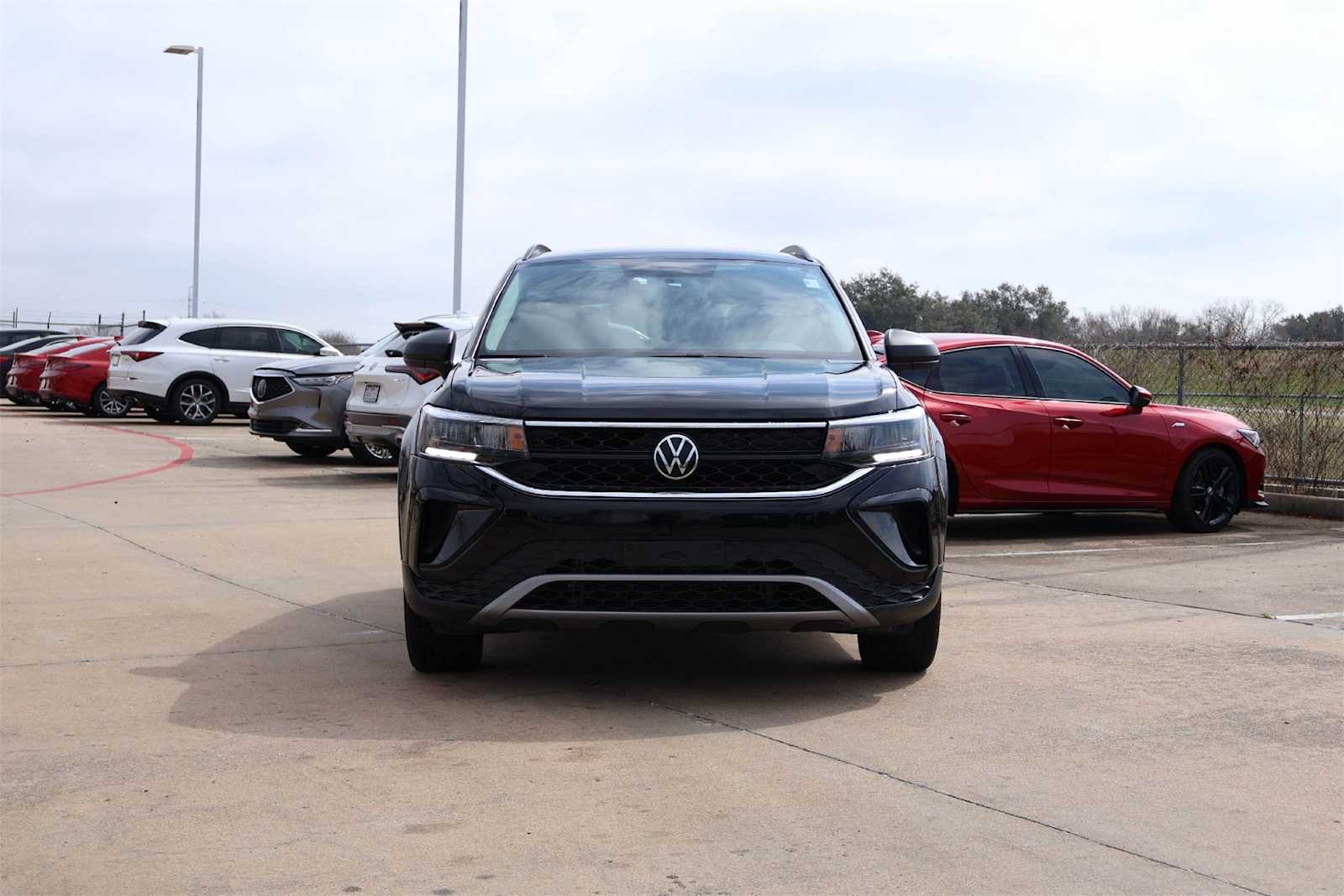 Thumbnail: 2022 Volkswagen Taos - 6