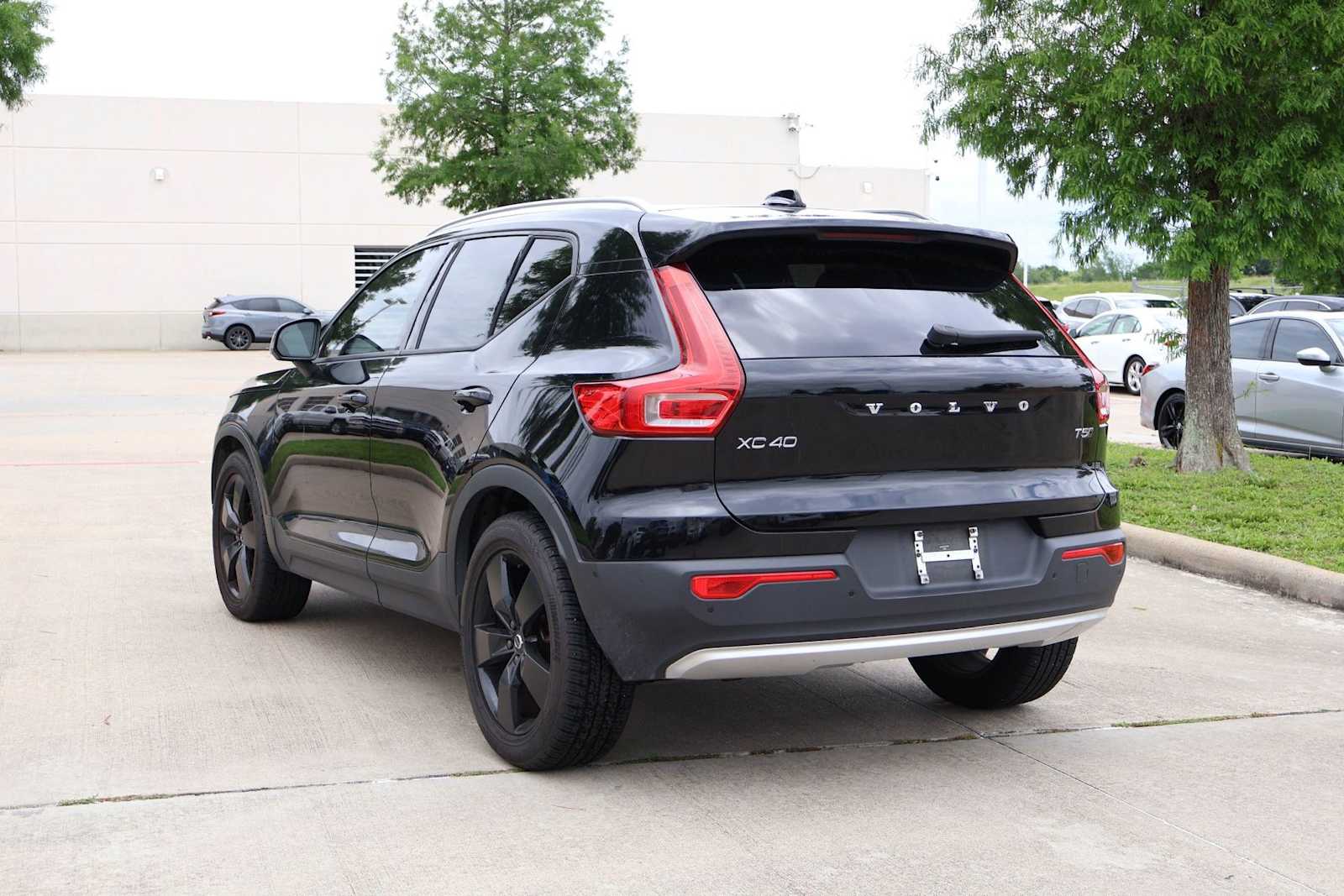 Thumbnail: 2019 Volvo XC40 - 4