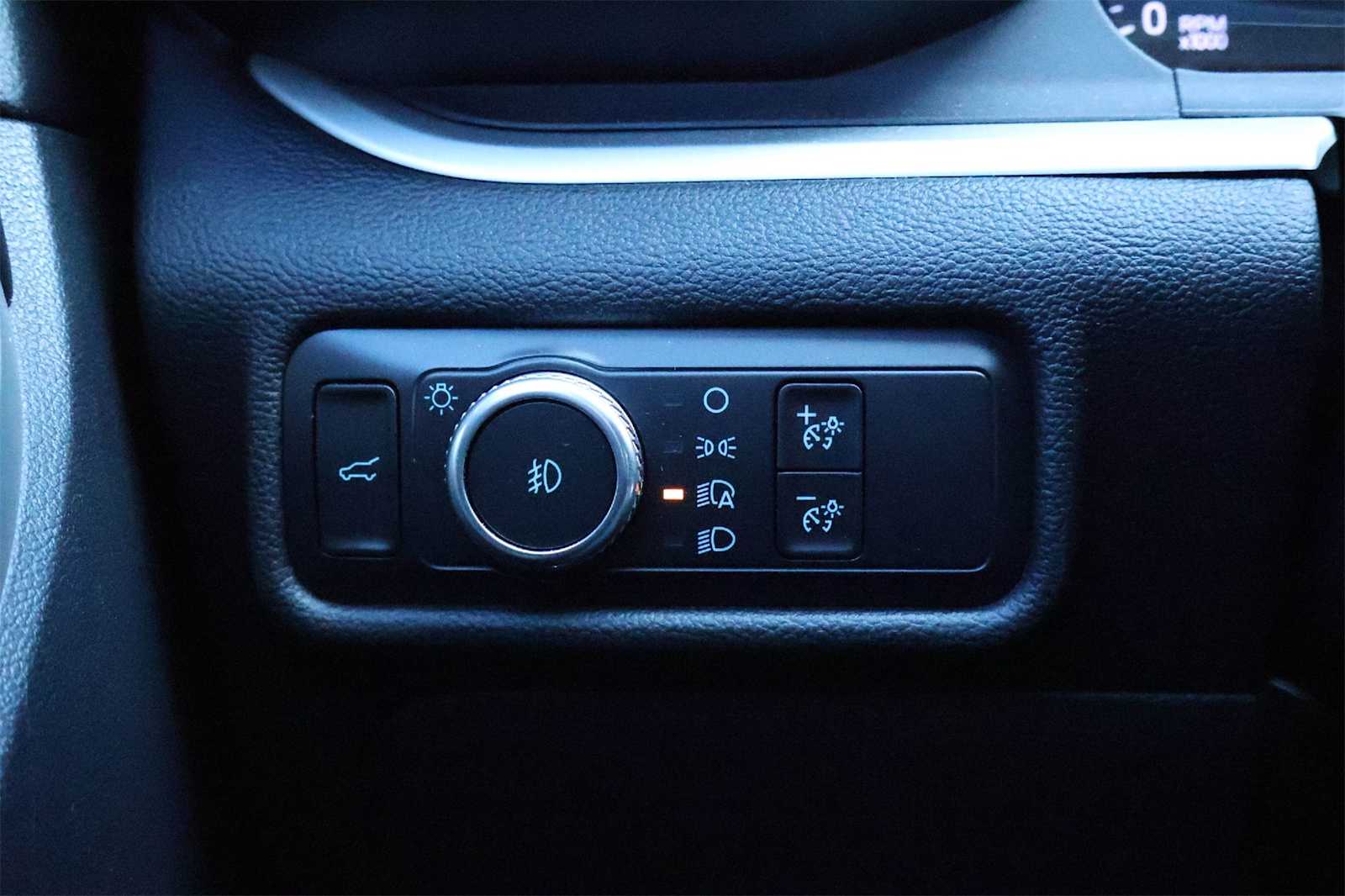 Thumbnail: 2020 Ford Explorer - 27