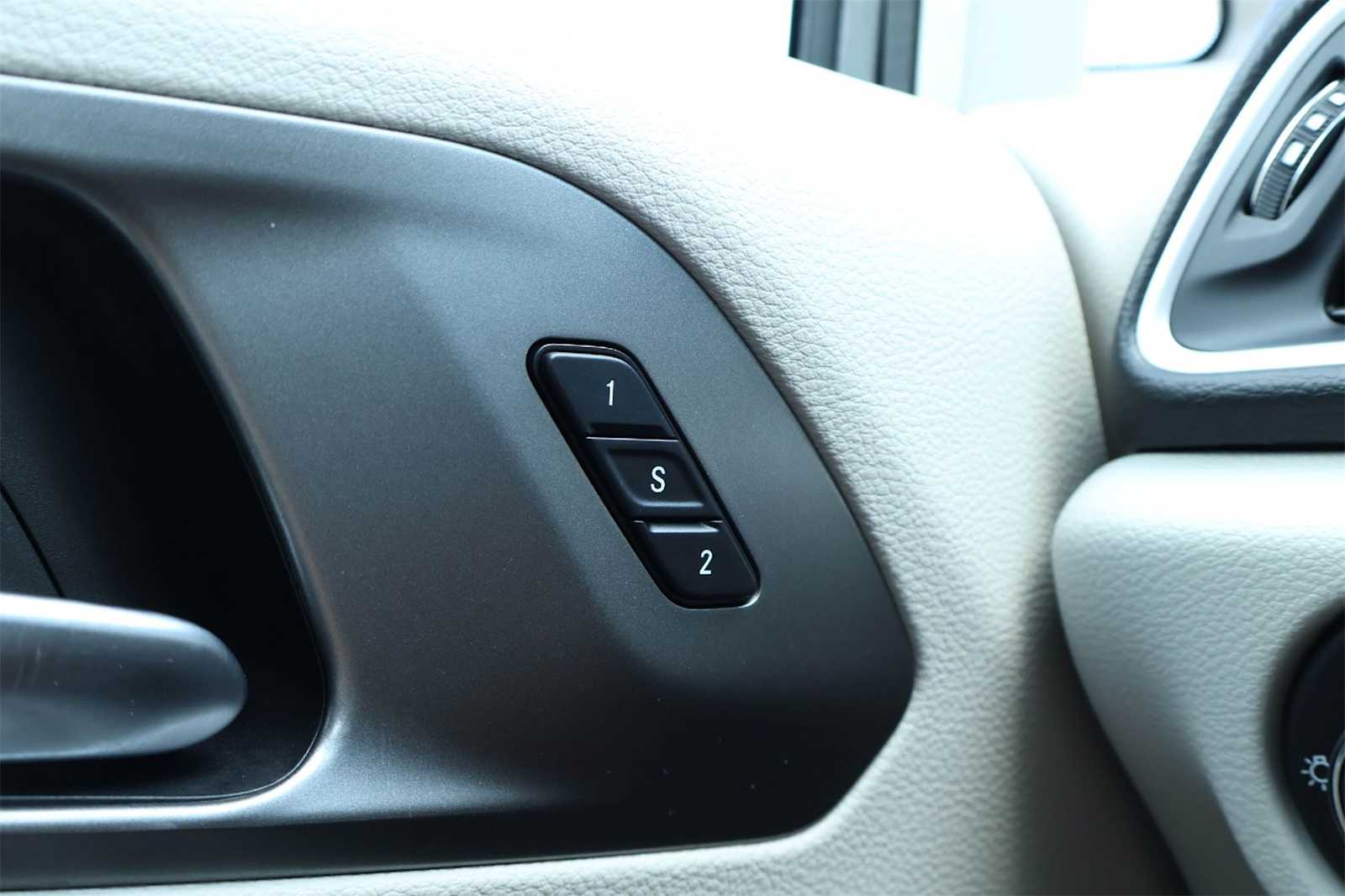 Thumbnail: 2020 Chrysler Pacifica - 25