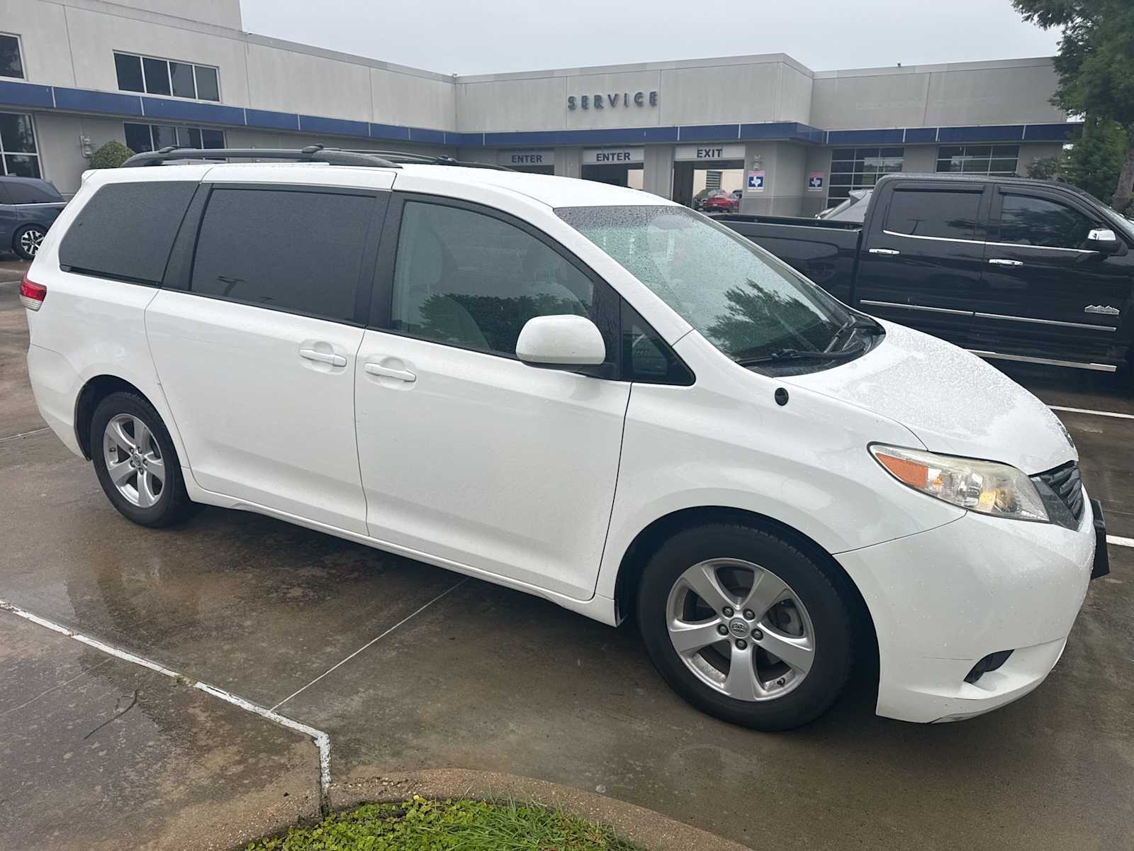 Thumbnail: 2014 Toyota Sienna - 5