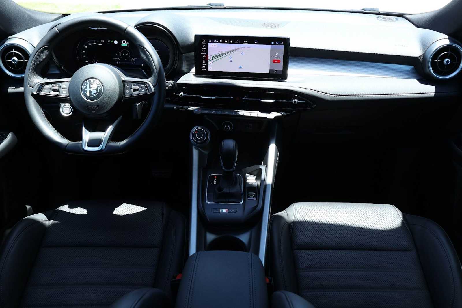 Thumbnail: 2024 Alfa Romeo Tonale - 10
