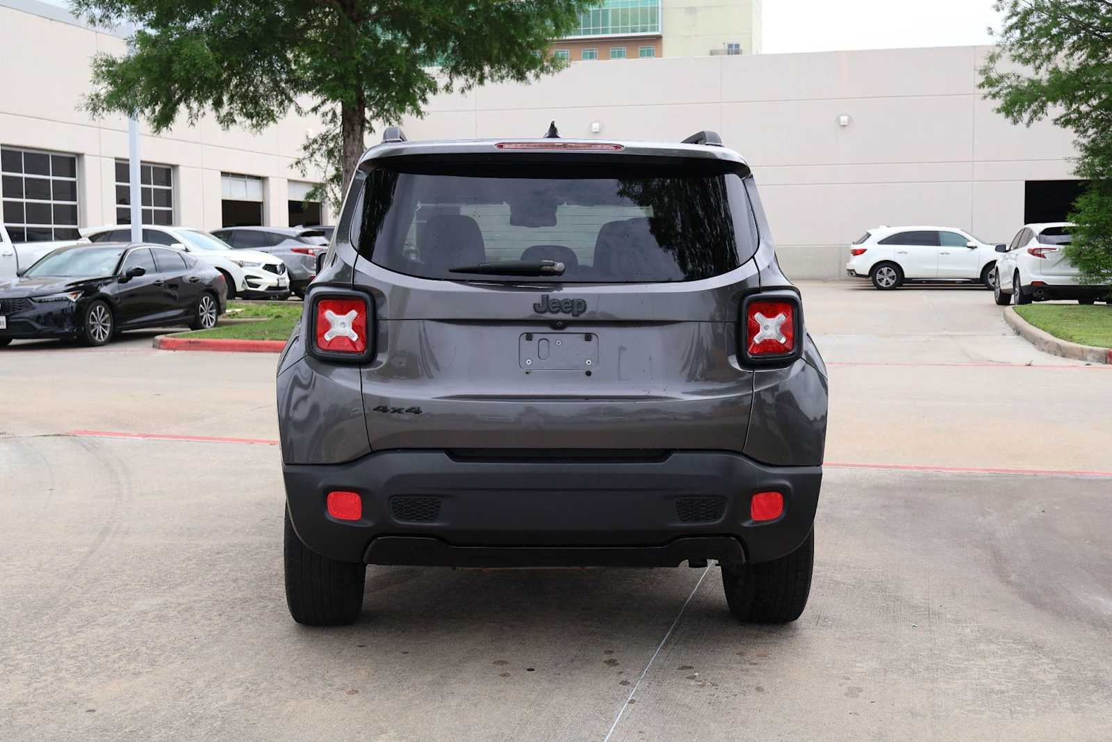 Thumbnail: 2016 Jeep Renegade - 5