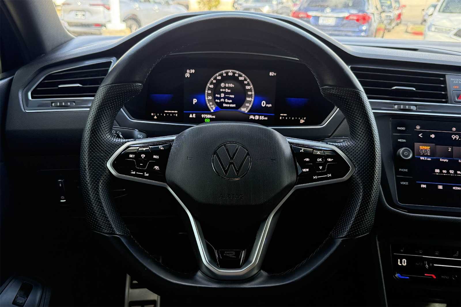 Thumbnail: 2022 Volkswagen Tiguan - 15