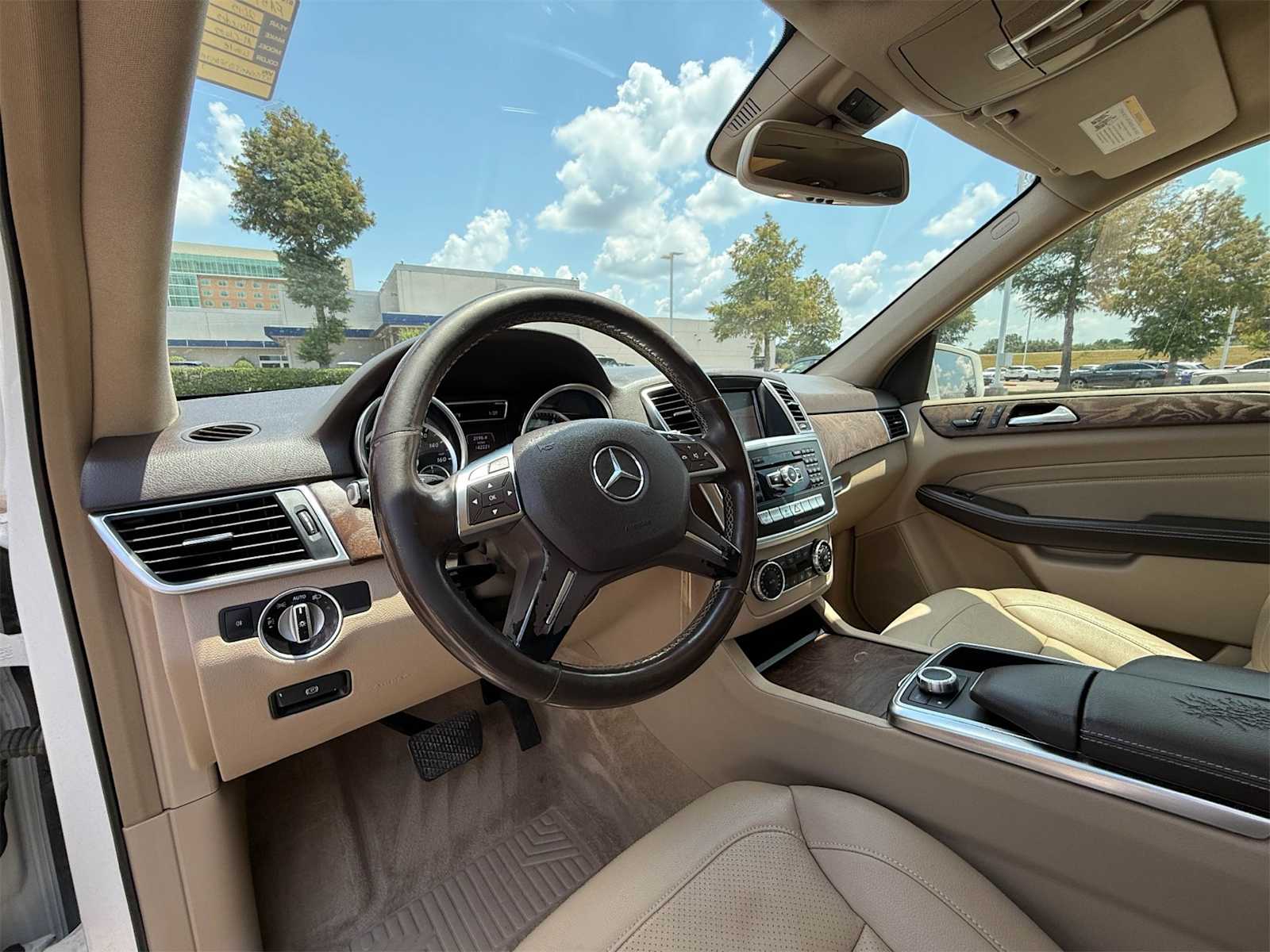 Thumbnail: 2015 Mercedes-Benz M-Class - 2