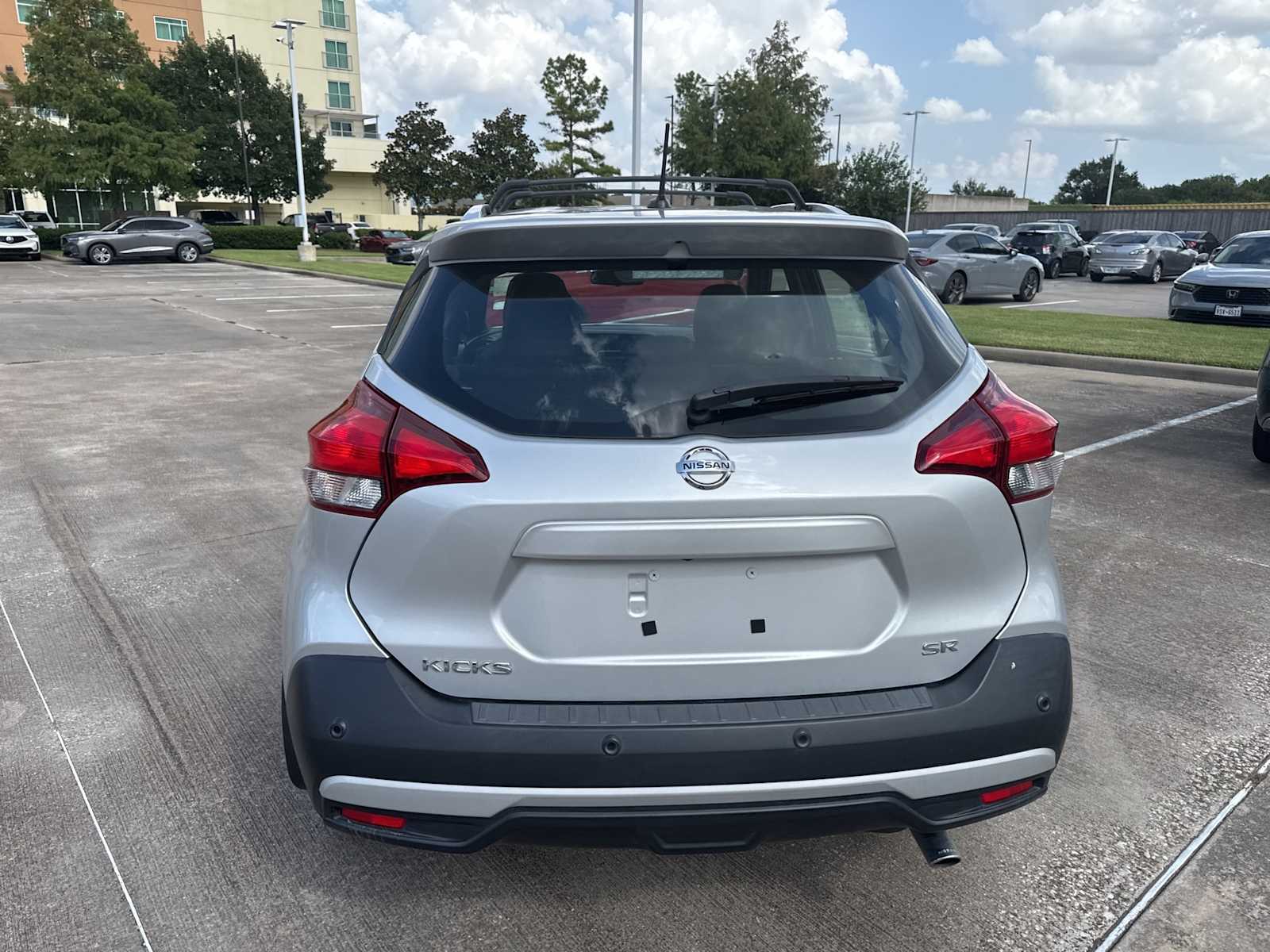 Thumbnail: 2020 Nissan Kicks - 4