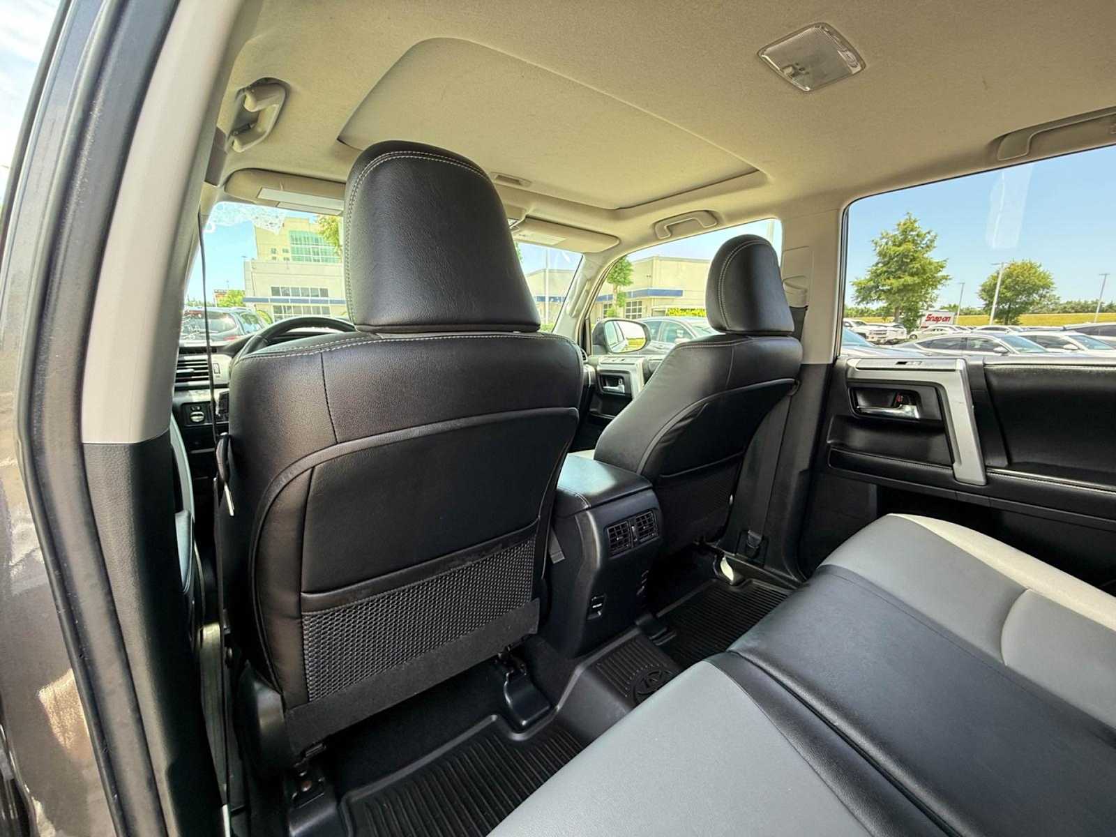 2017 Toyota 4Runner SR5 12
