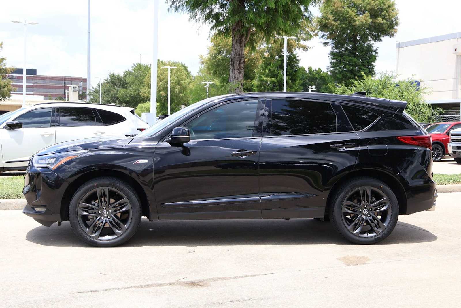 Thumbnail: 2023 Acura RDX - 2