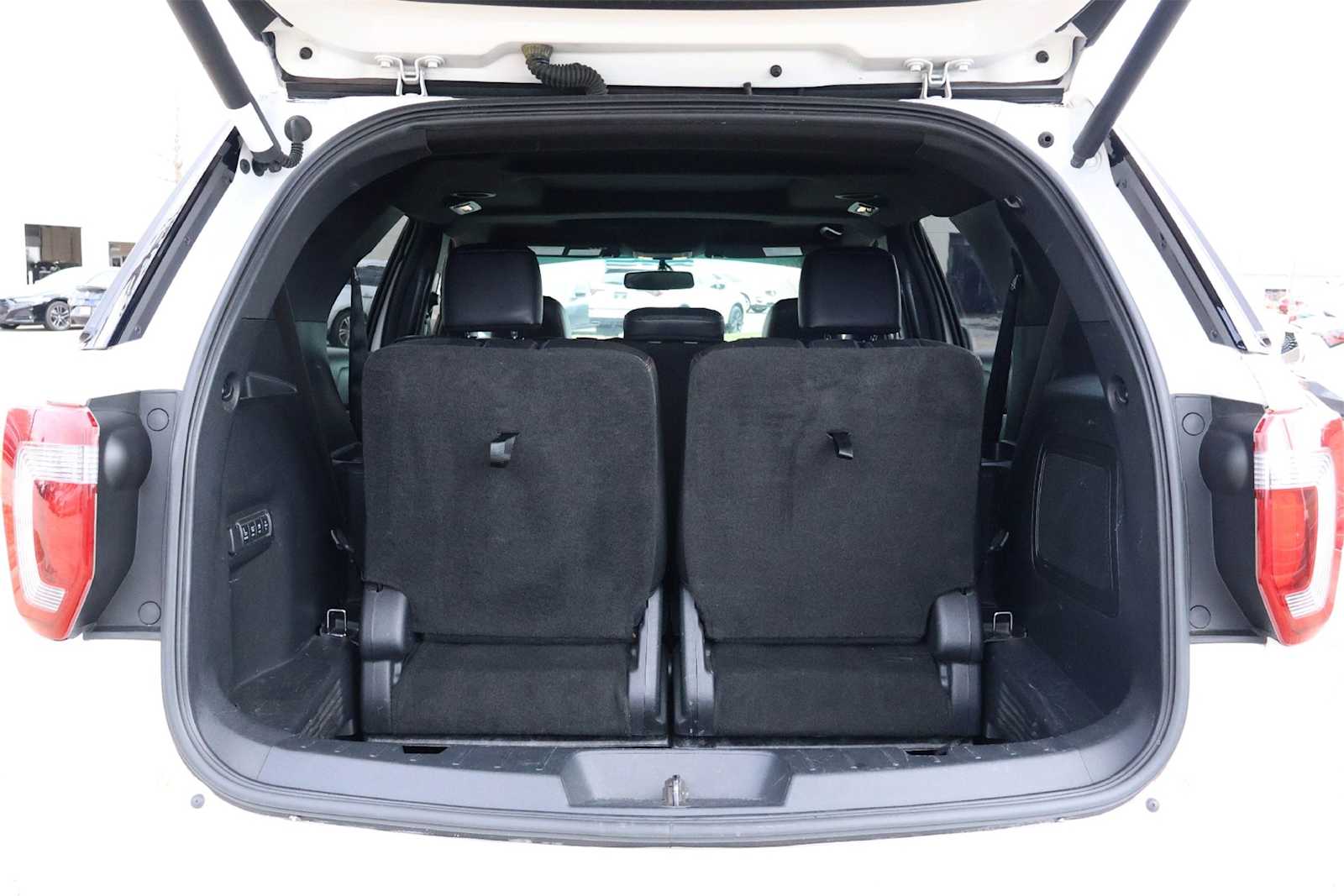 Thumbnail: 2017 Ford Explorer - 19