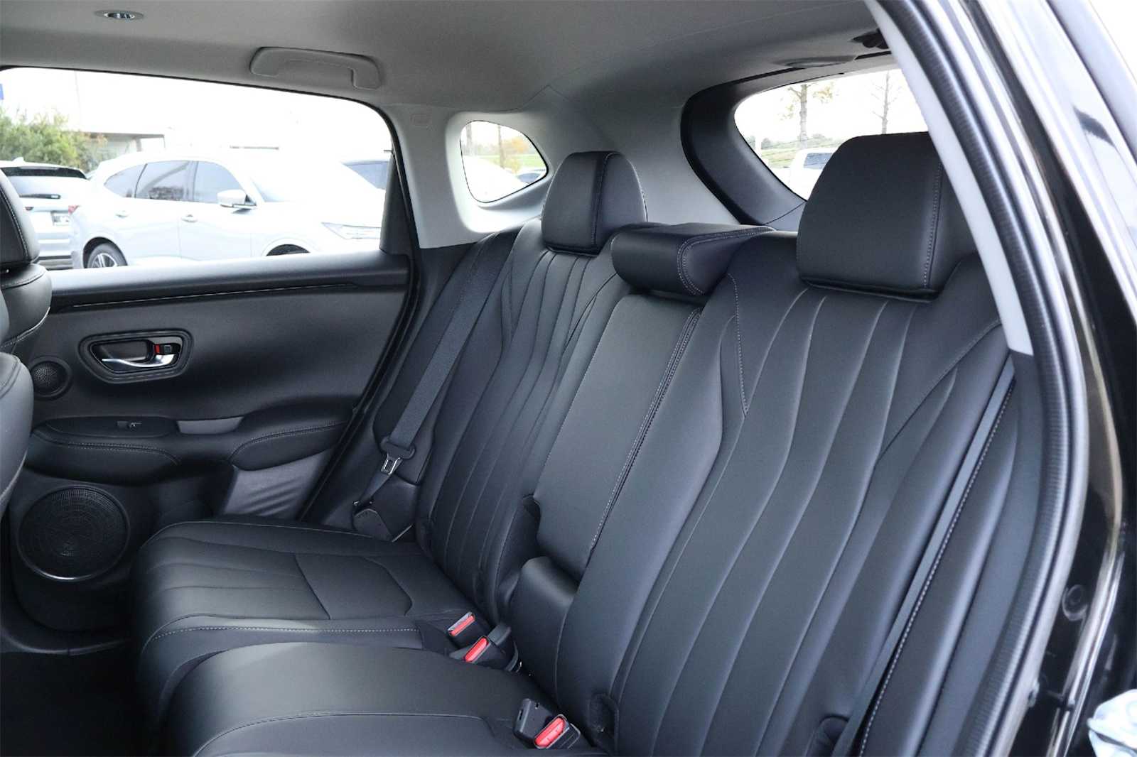 Thumbnail: 2025 Acura ADX - 13