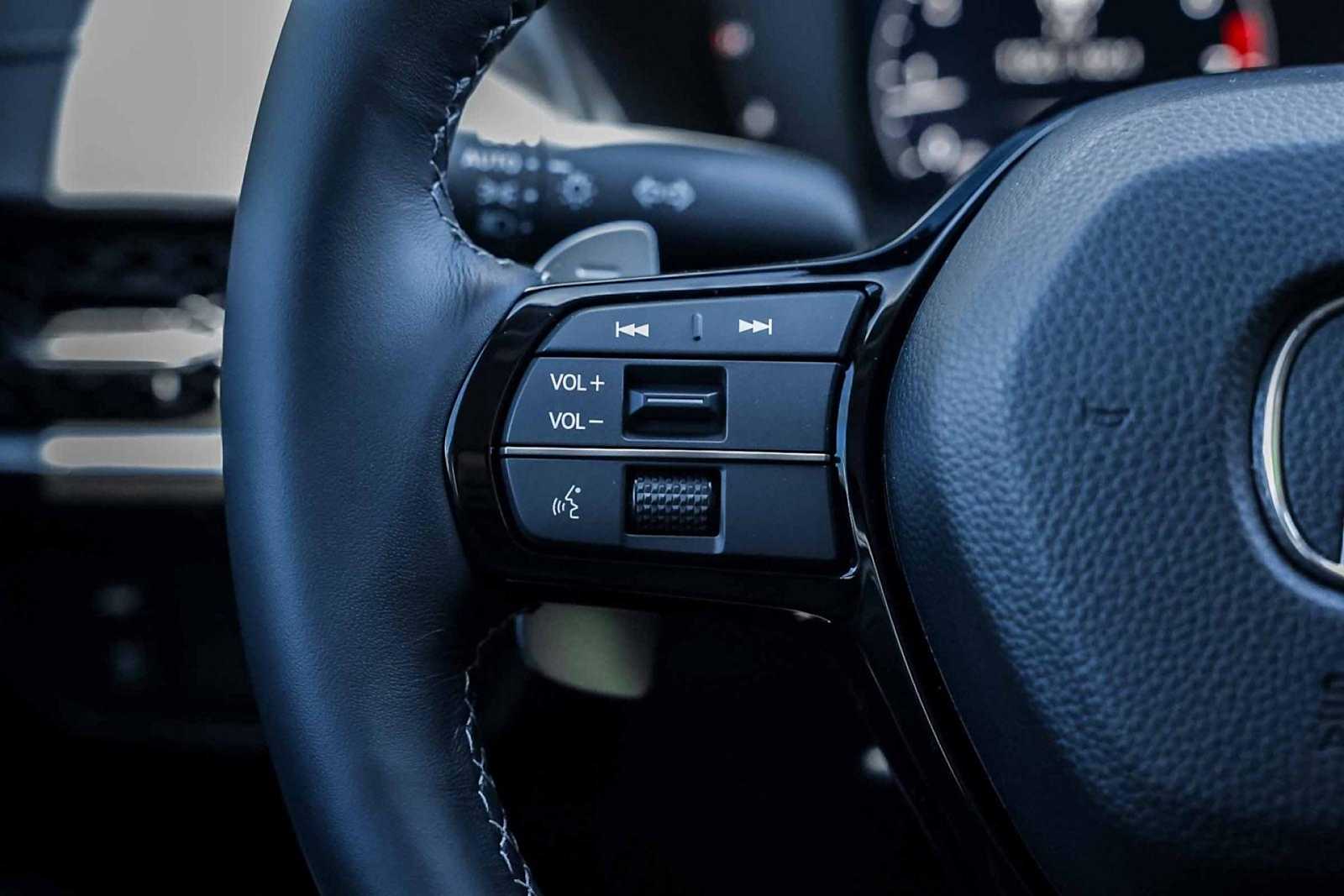 Thumbnail: 2025 Acura ADX - 19