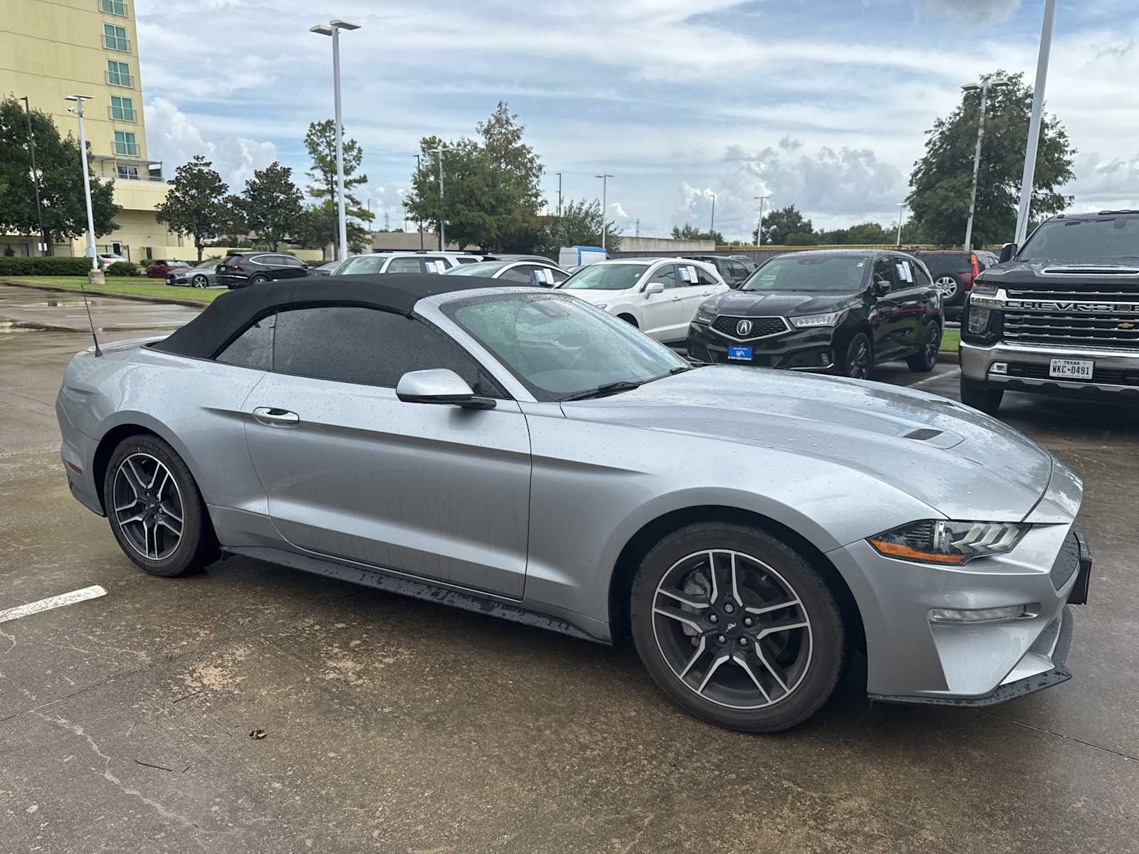 Thumbnail: 2022 Ford Mustang - 6