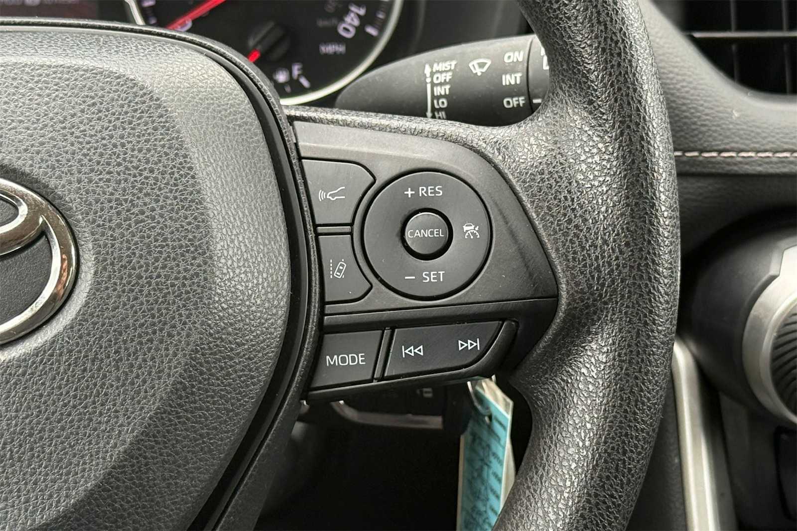 Thumbnail: 2022 Toyota RAV4 - 23