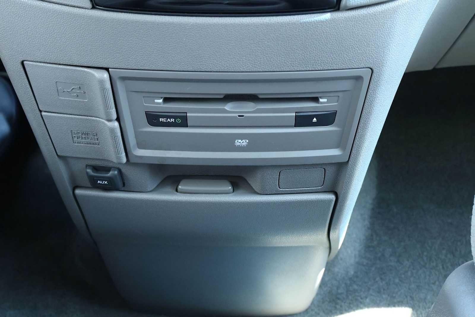 Thumbnail: 2016 Honda Odyssey - 27