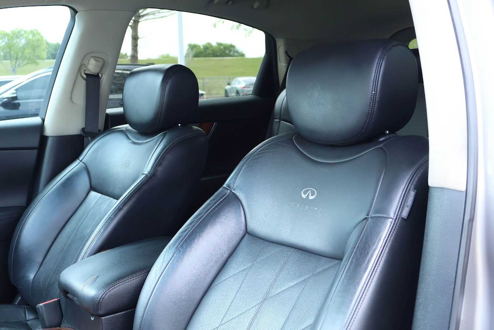 Thumbnail: 2011 INFINITI FX35 - 11