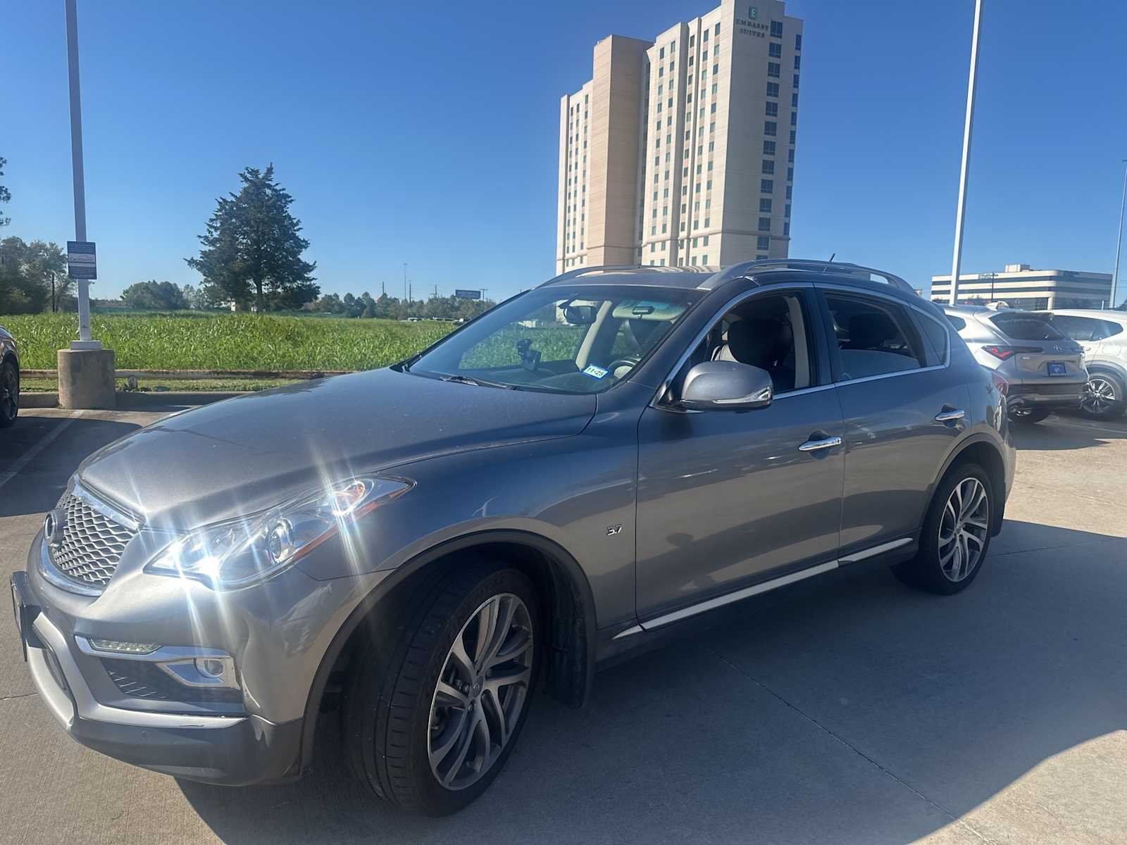 Thumbnail: 2017 INFINITI QX50 - 1