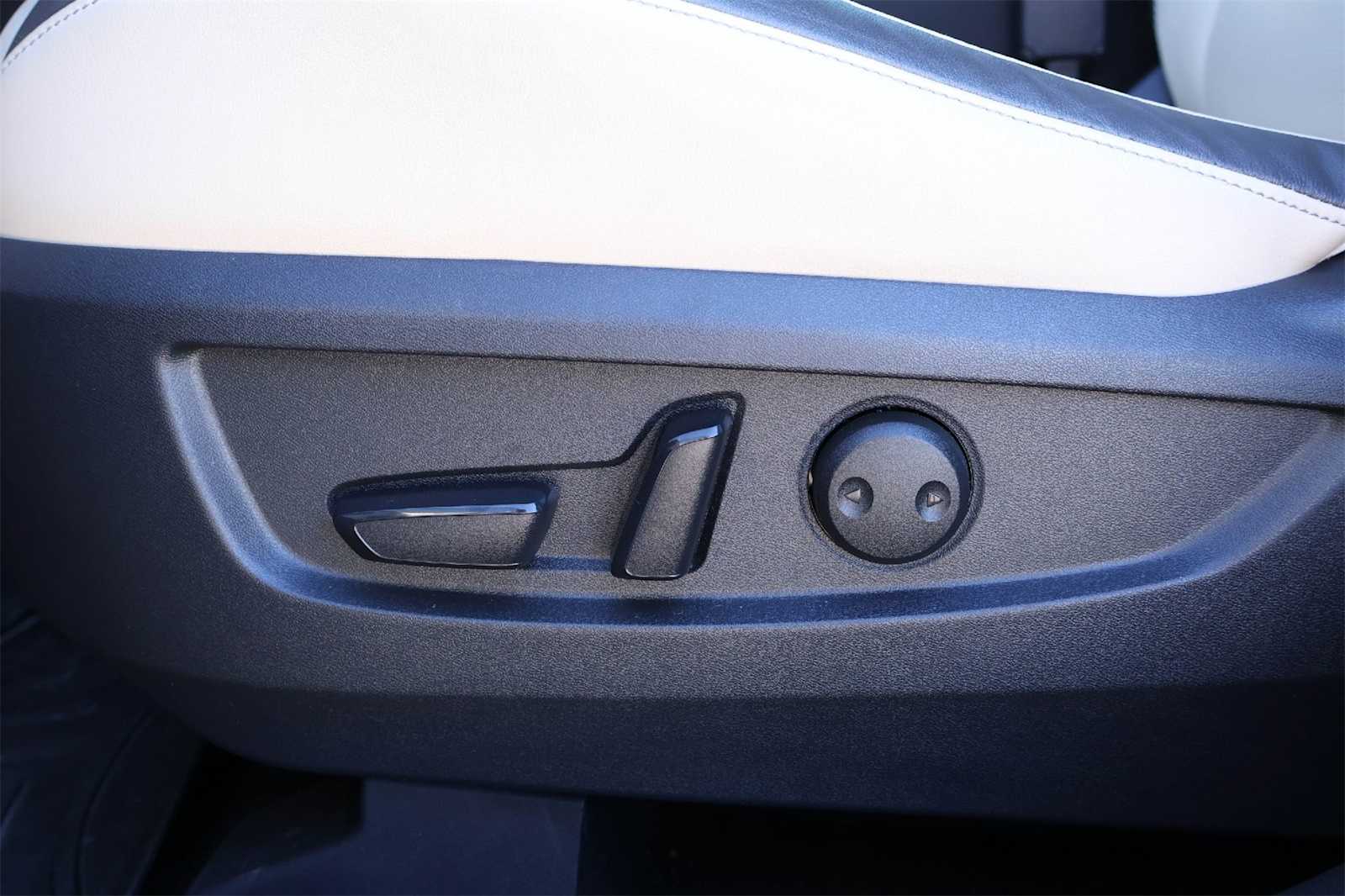 Thumbnail: 2021 INFINITI QX50 - 23