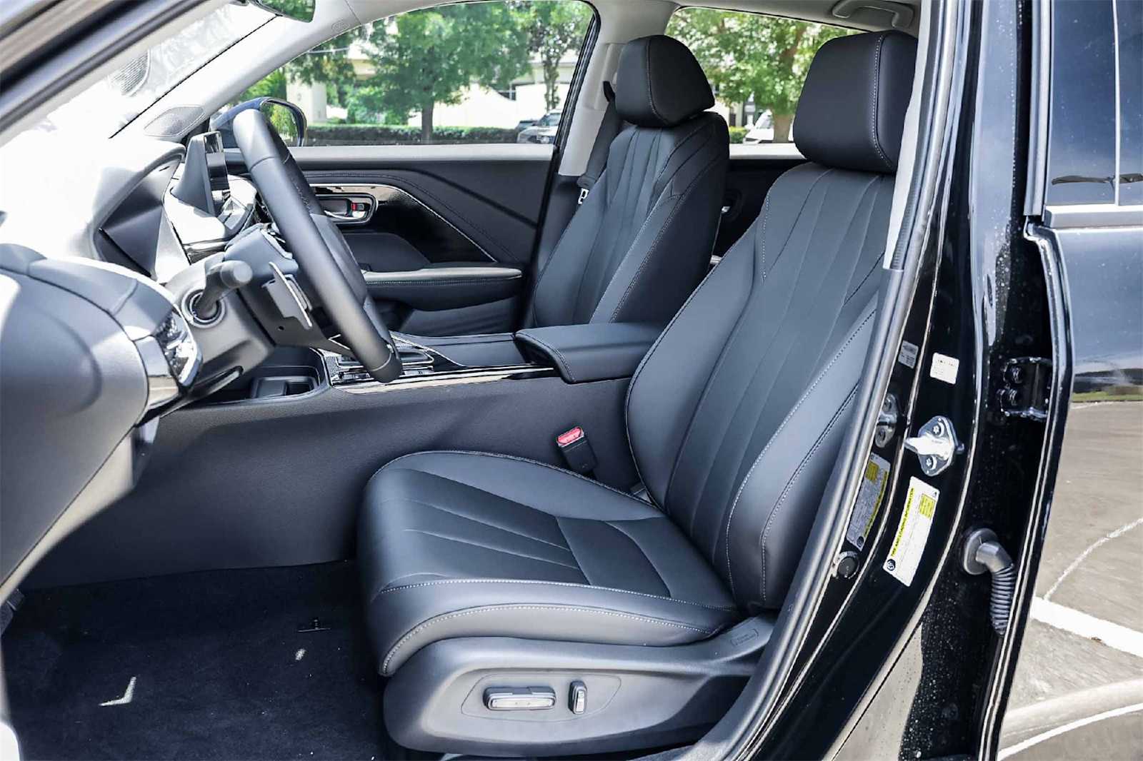 Thumbnail: 2025 Acura ADX - 11