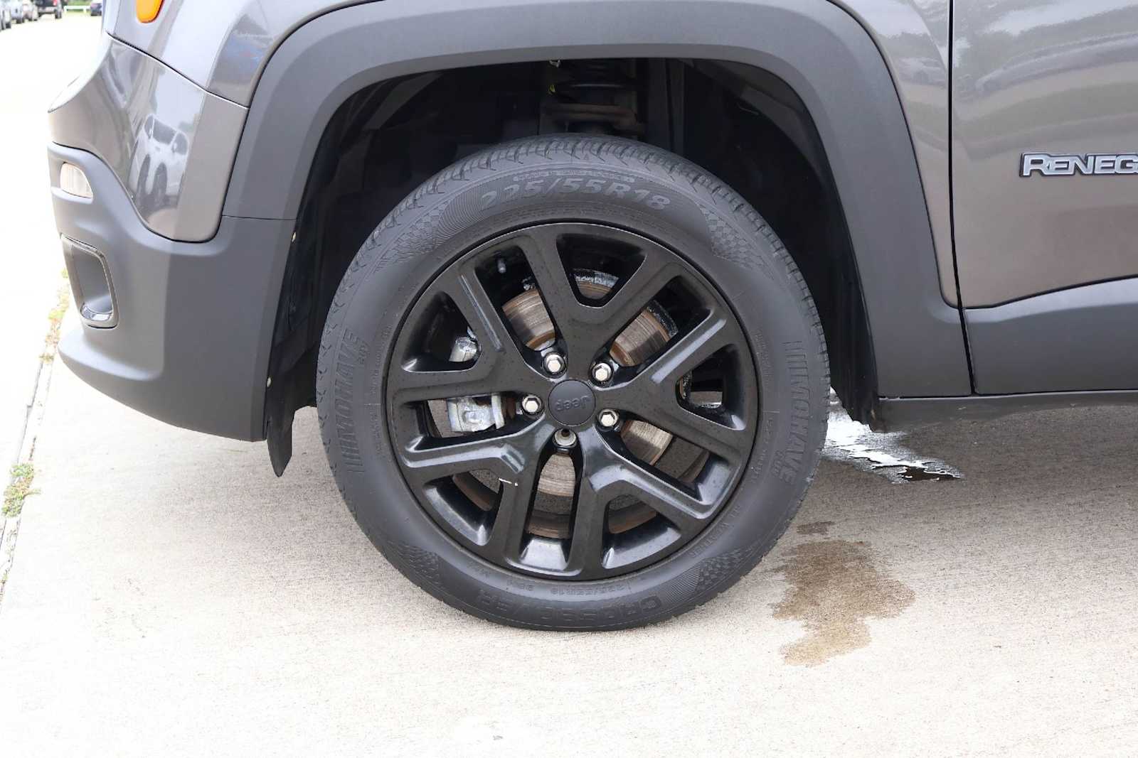 Thumbnail: 2016 Jeep Renegade - 8