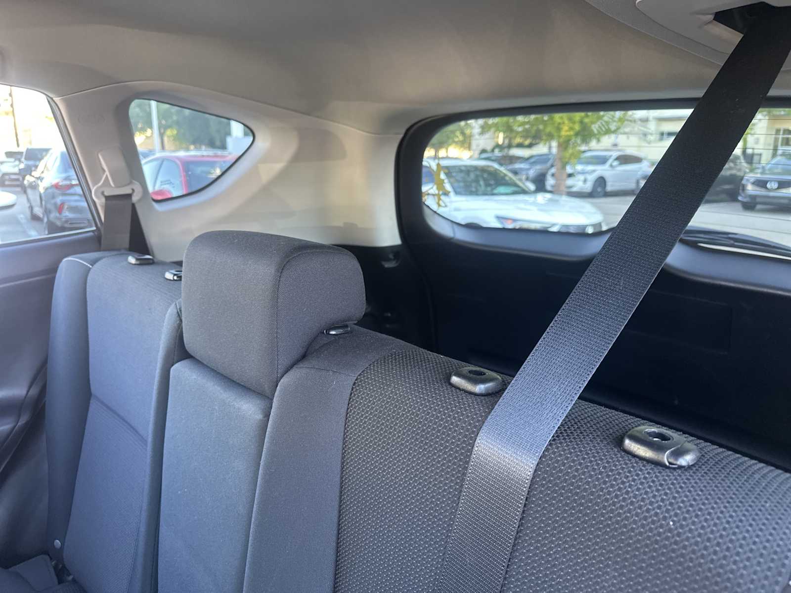 Thumbnail: 2018 Toyota RAV4 - 10
