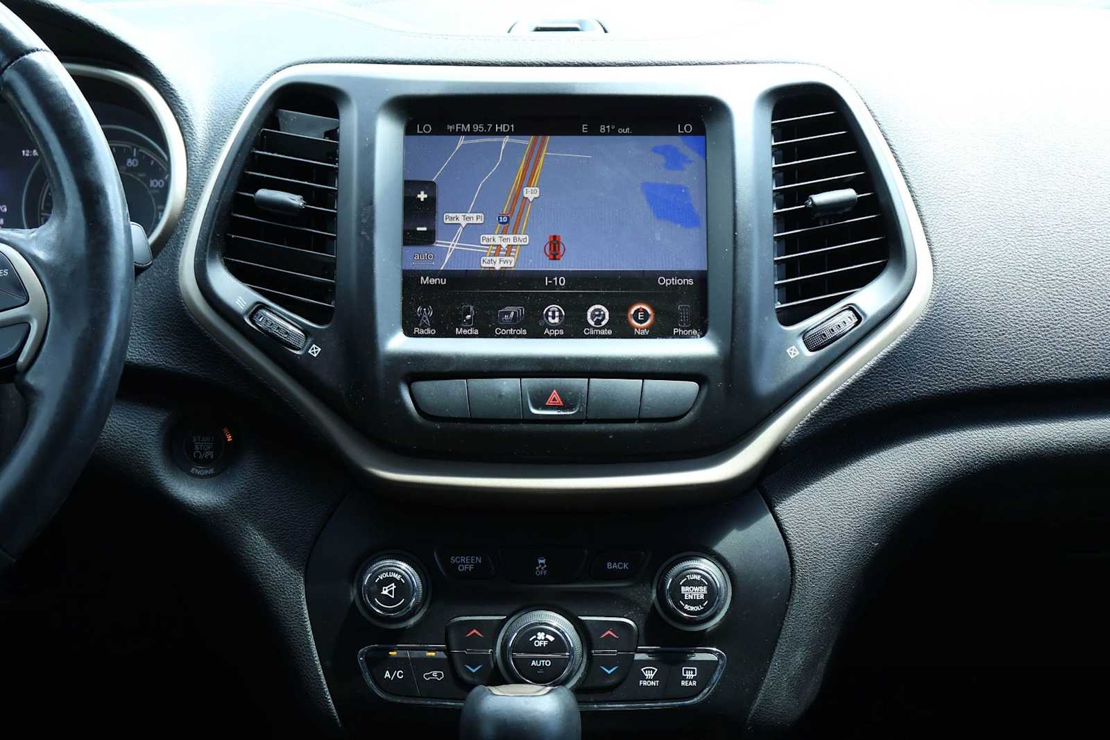 Thumbnail: 2014 Jeep Cherokee - 16