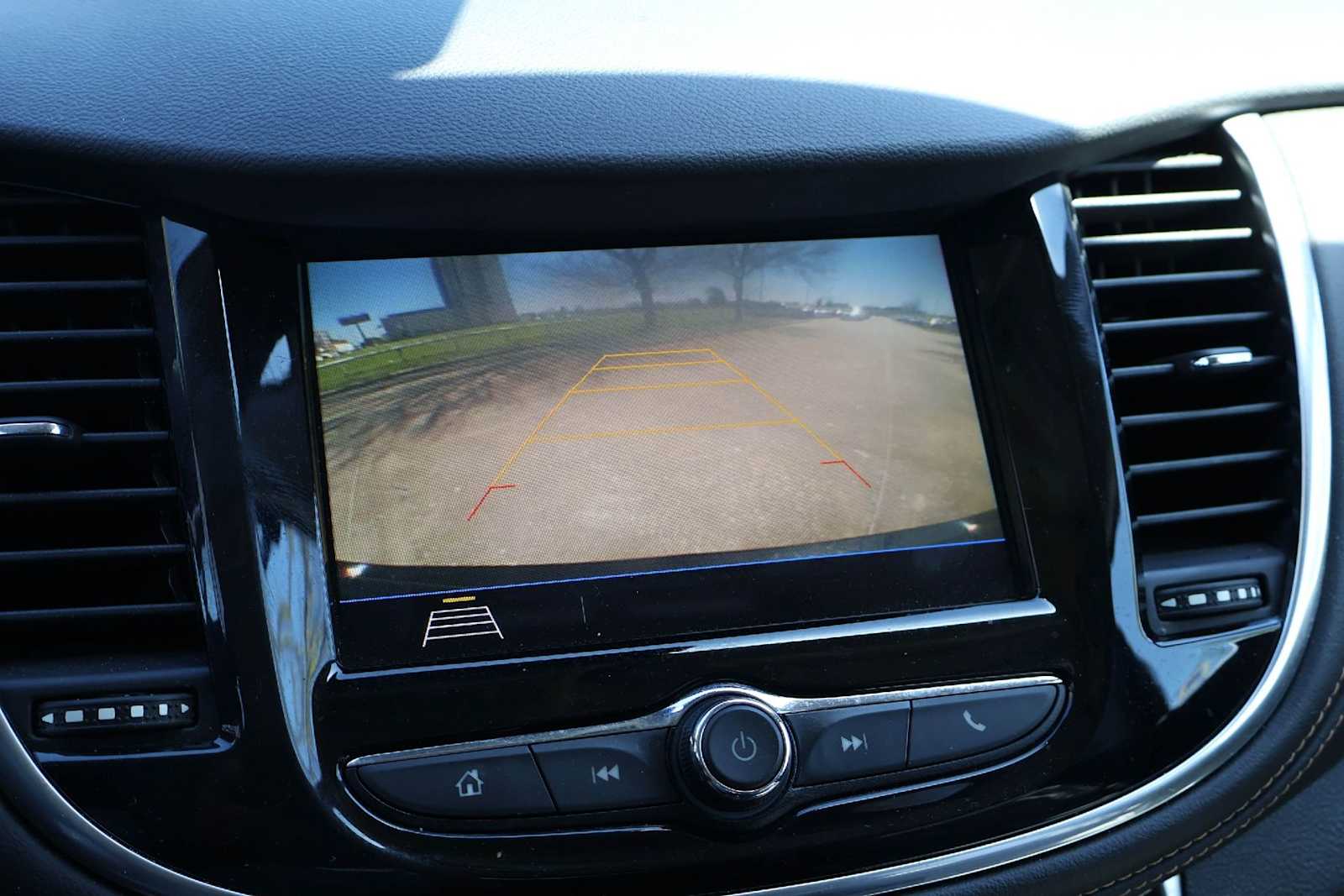 Thumbnail: 2018 Chevrolet Trax - 27