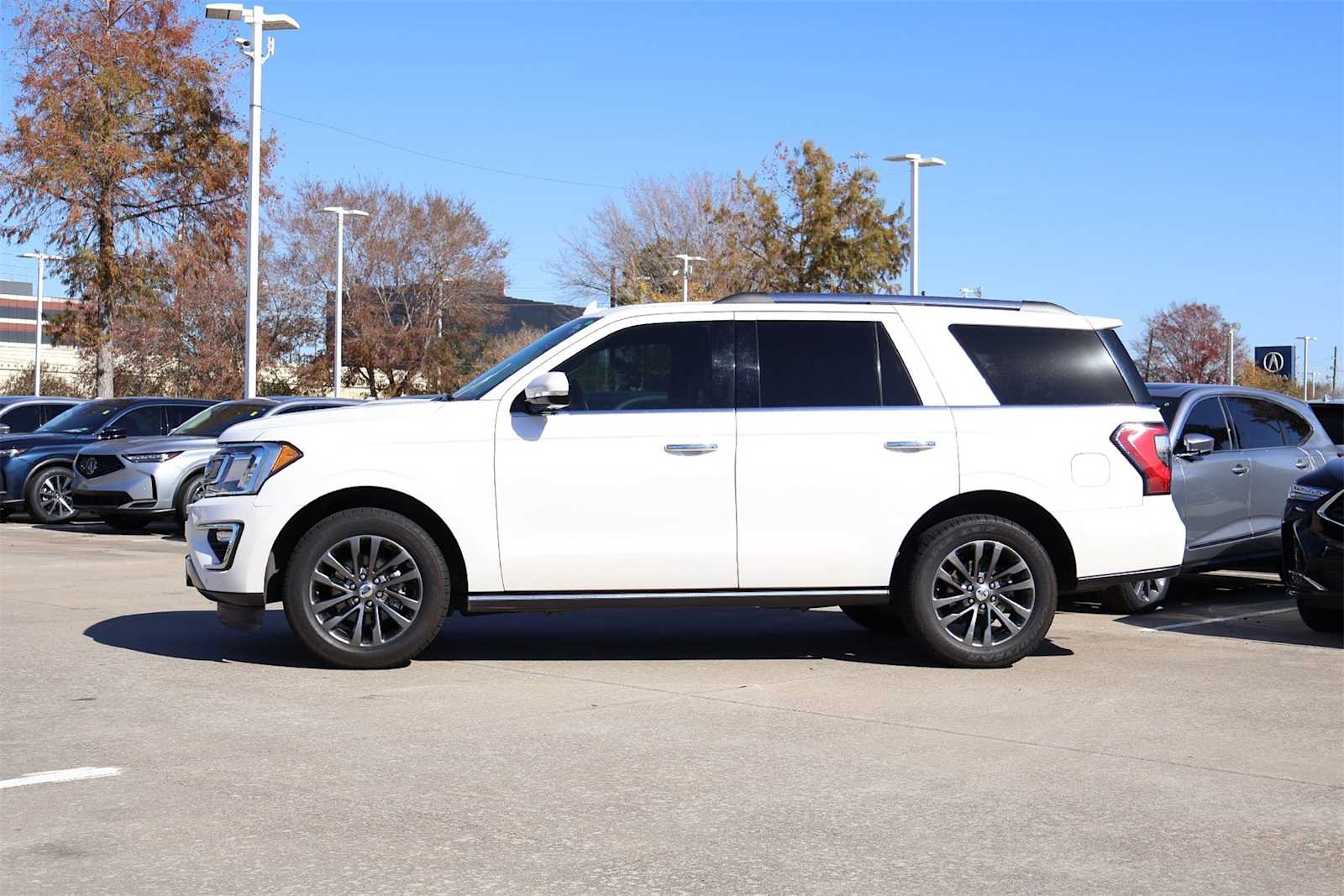 Thumbnail: 2019 Ford Expedition - 3