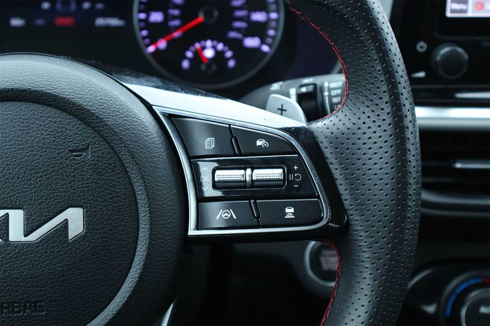 Thumbnail: 2022 Kia Forte - 23