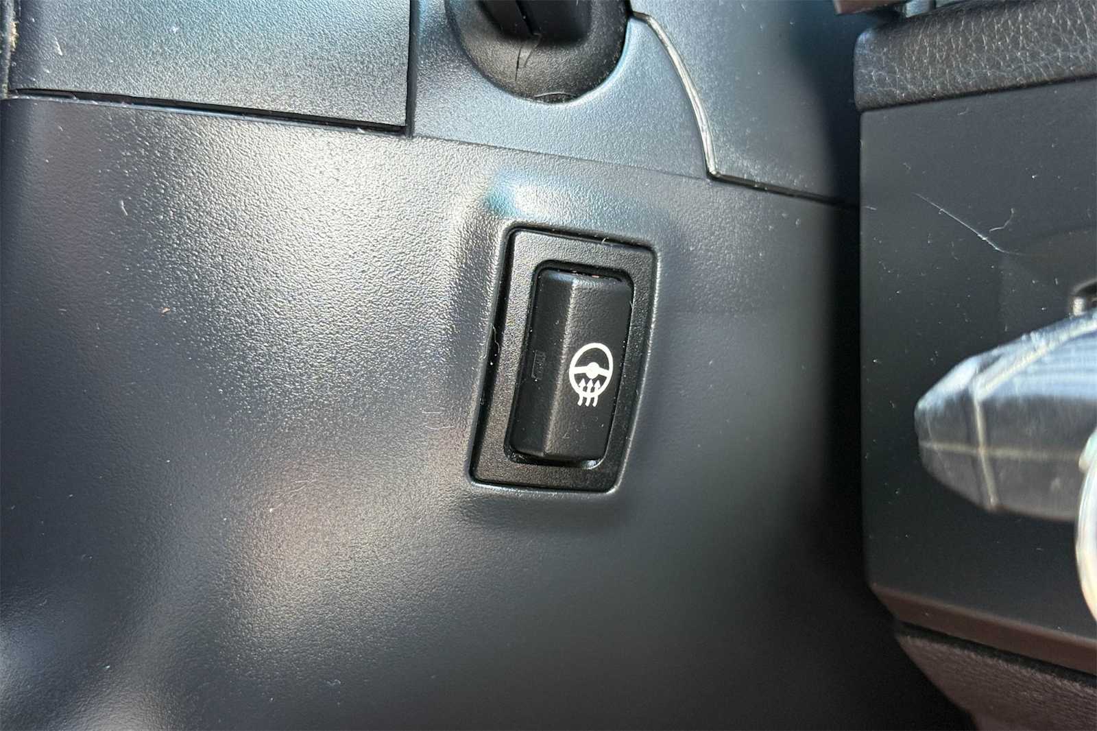 Thumbnail: 2010 BMW 3 Series - 26