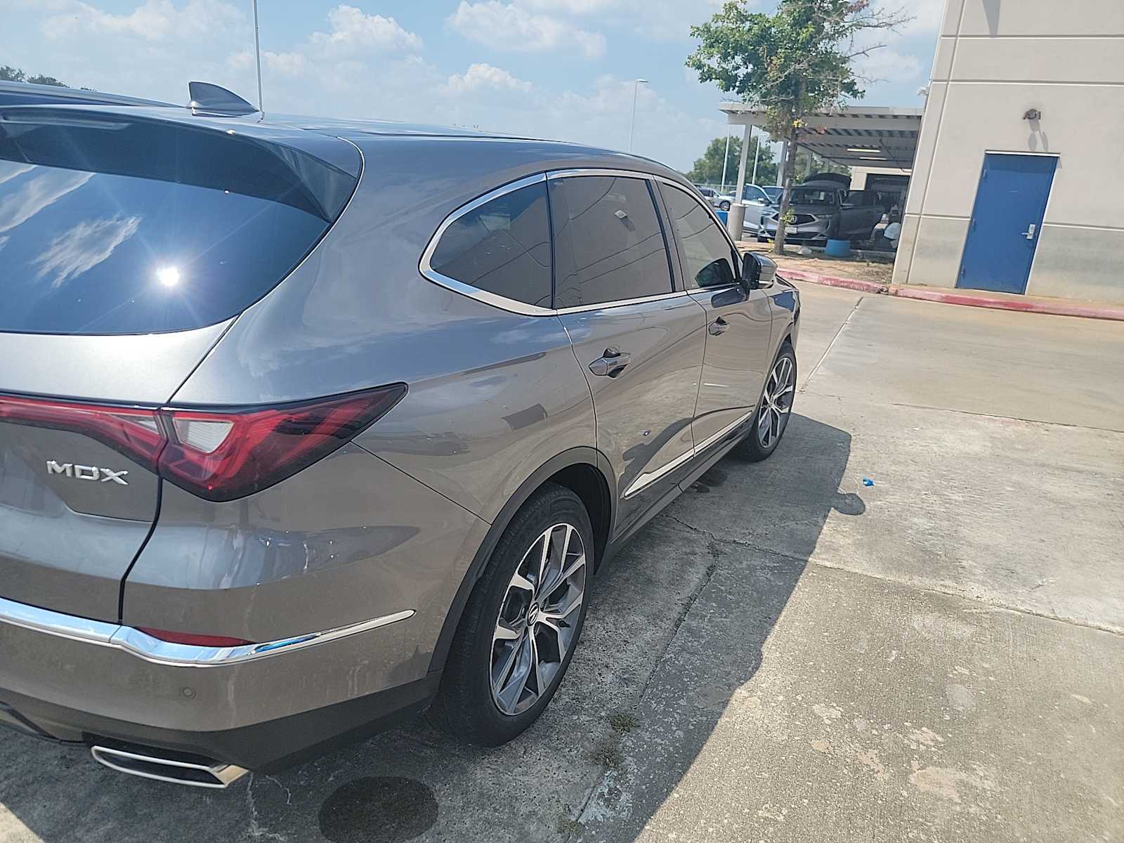 Thumbnail: 2024 Acura MDX - 4
