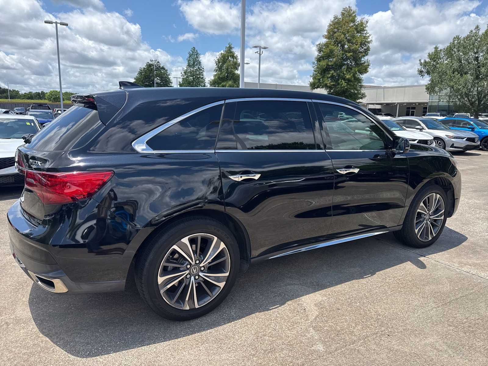 Thumbnail: 2019 Acura MDX - 4