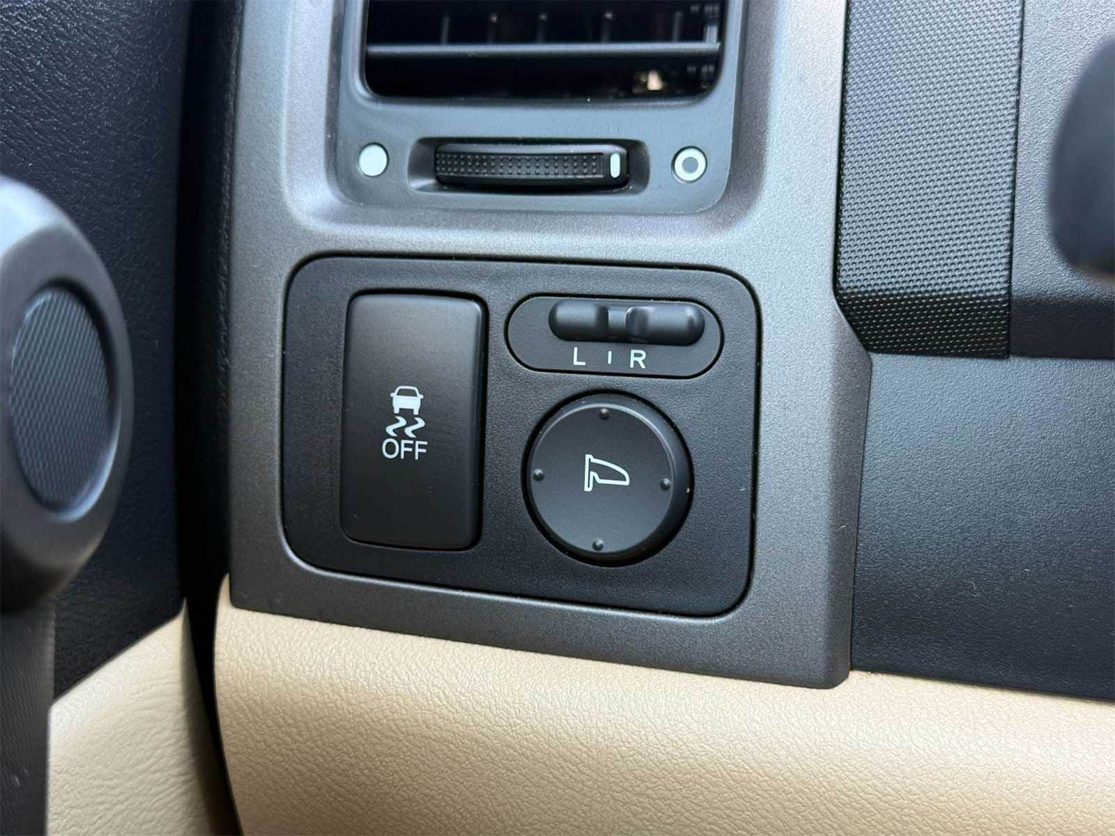 Thumbnail: 2011 Honda CR-V - 27