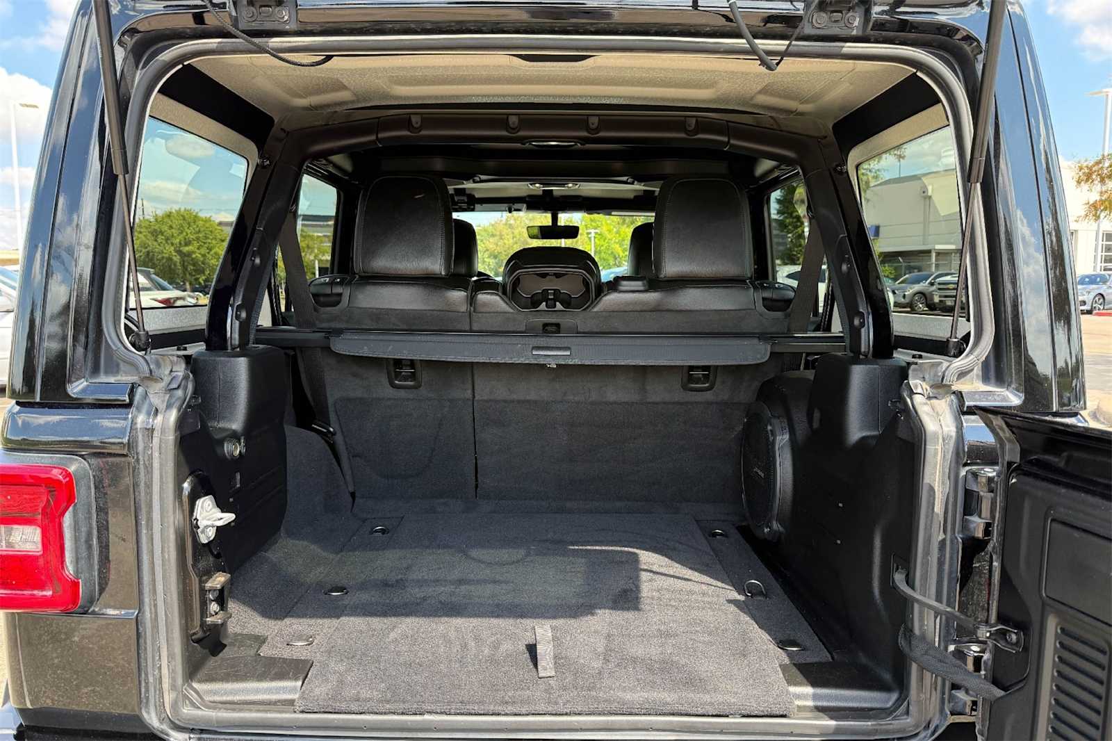 Thumbnail: 2021 Jeep Wrangler - 19