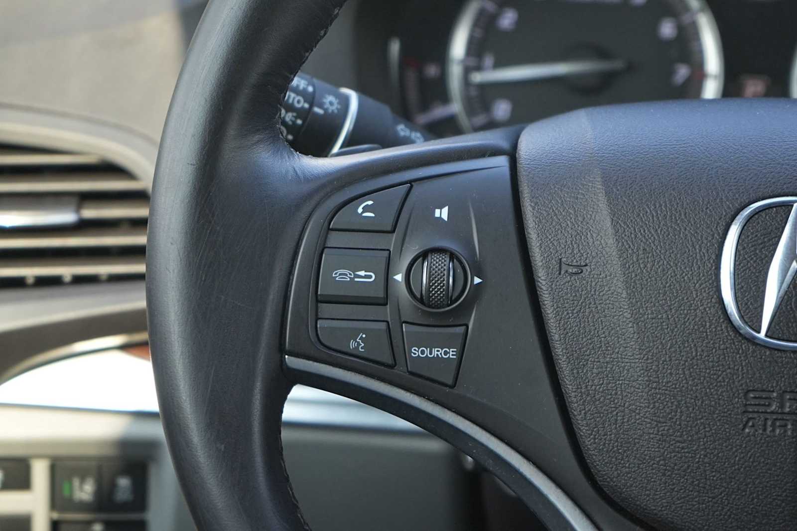 Thumbnail: 2017 Acura MDX - 17