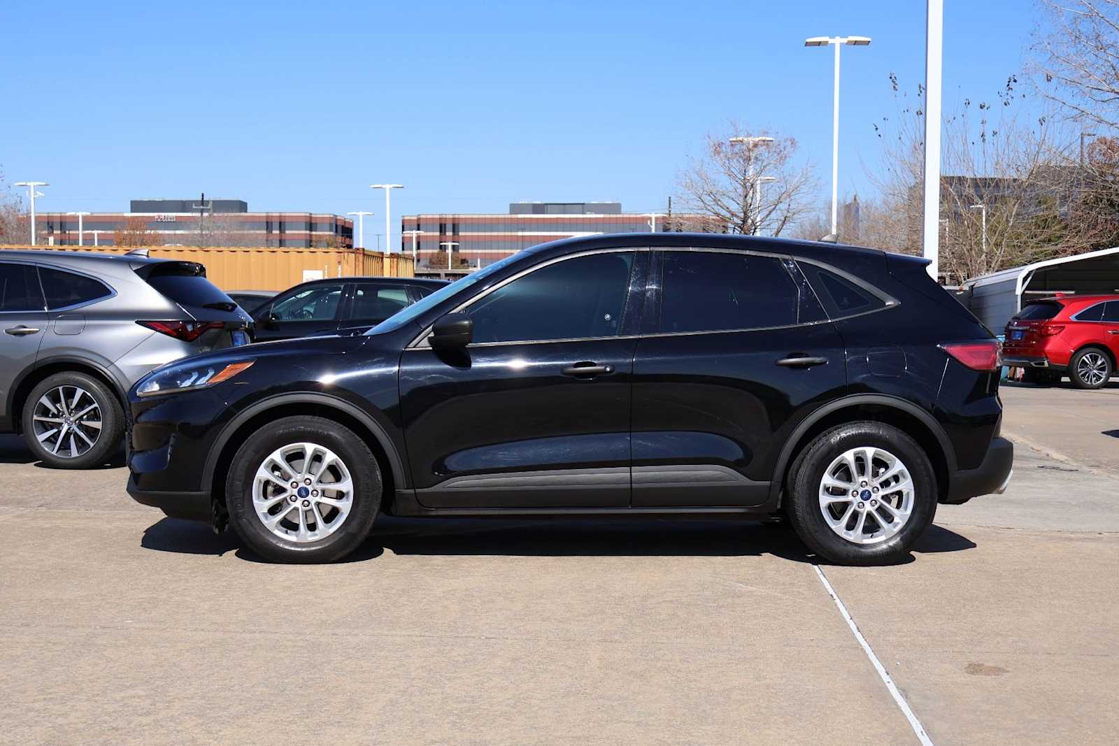 Thumbnail: 2022 Ford Escape - 3