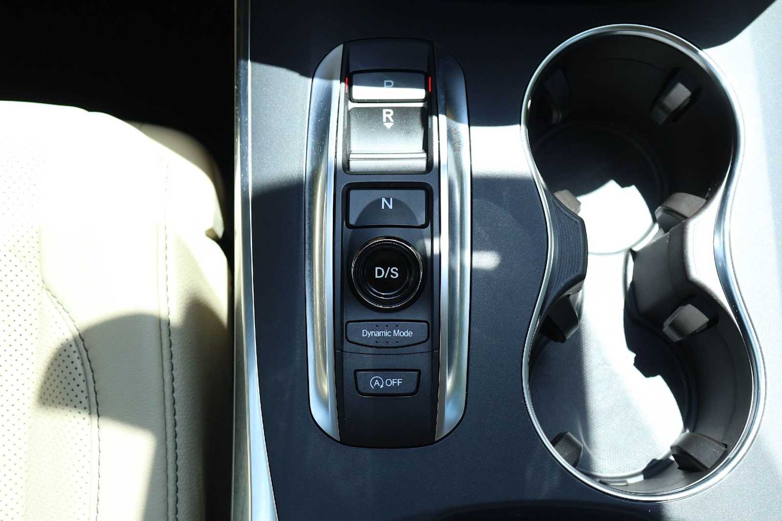 Thumbnail: 2020 Acura MDX - 16