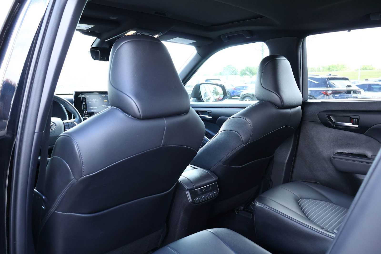 Thumbnail: 2021 Toyota Highlander - 12