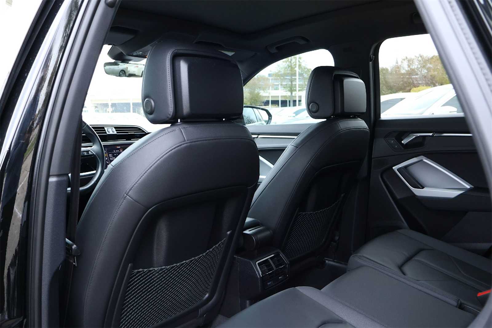 Thumbnail: 2022 Audi Q3 - 12