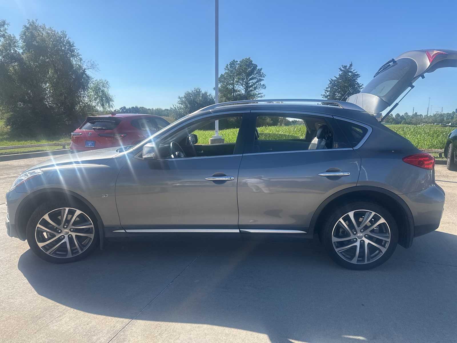 Thumbnail: 2017 INFINITI QX50 - 7