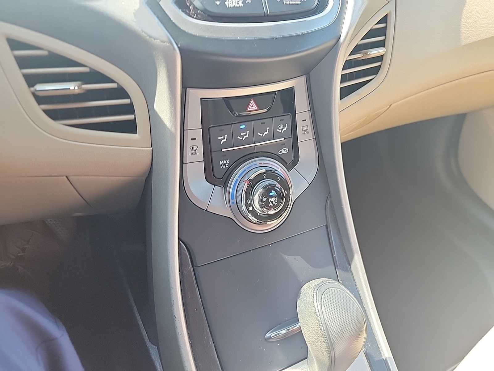 Thumbnail: 2013 Hyundai Elantra - 12