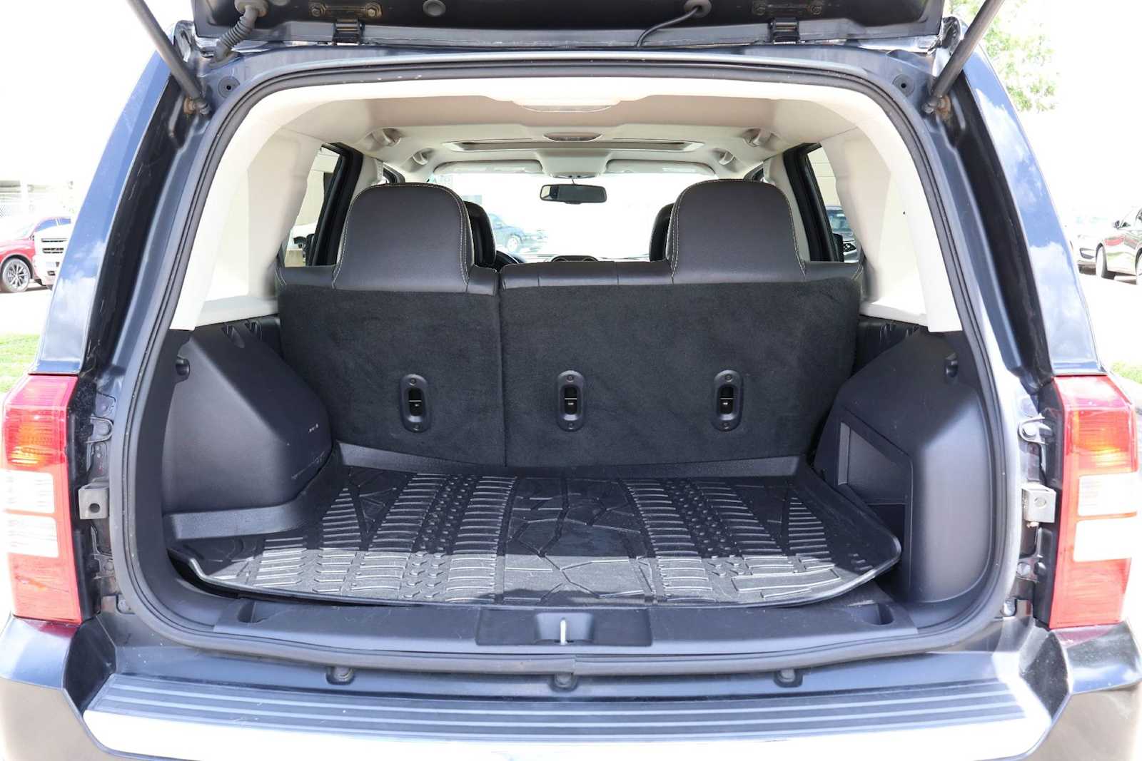 Thumbnail: 2016 Jeep Patriot - 19