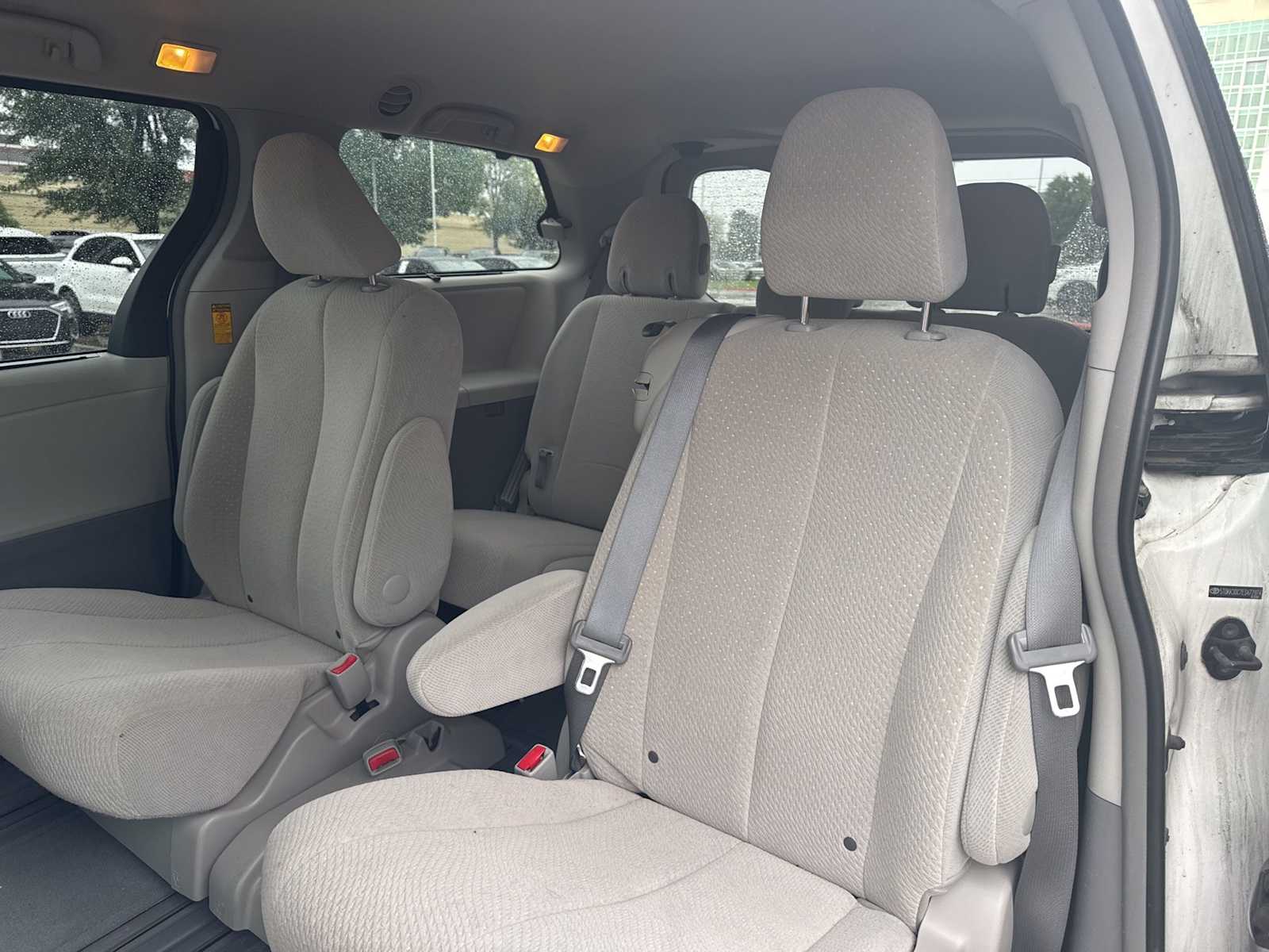 Thumbnail: 2014 Toyota Sienna - 8