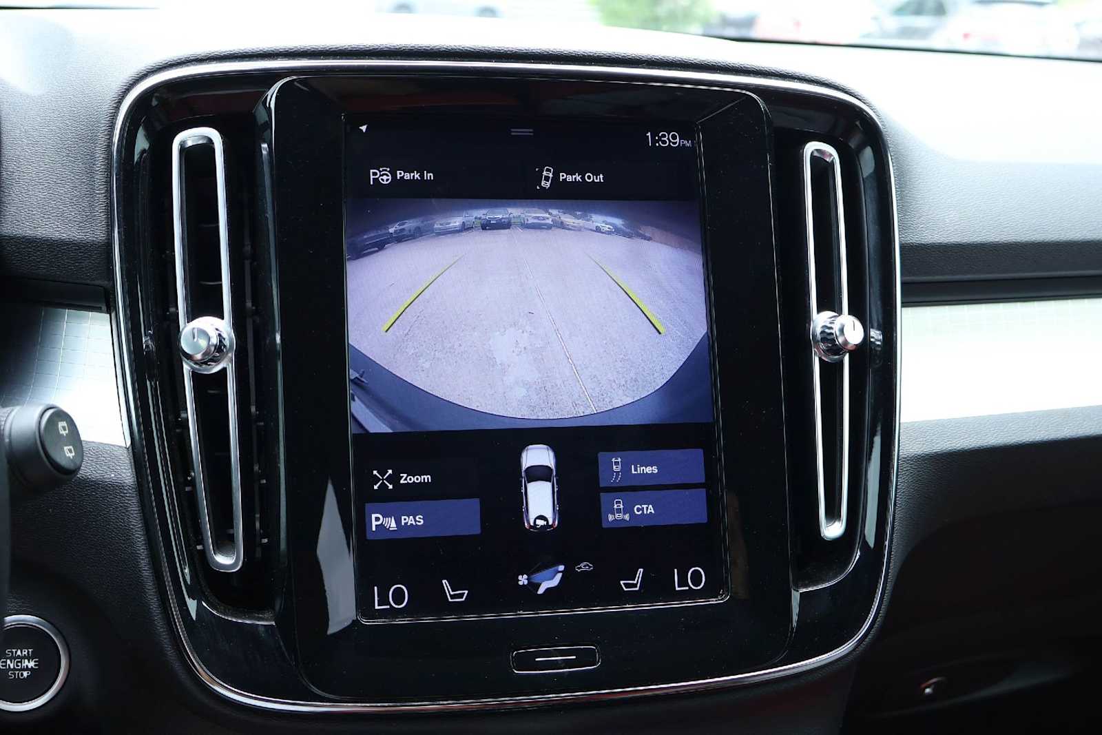 Thumbnail: 2019 Volvo XC40 - 27